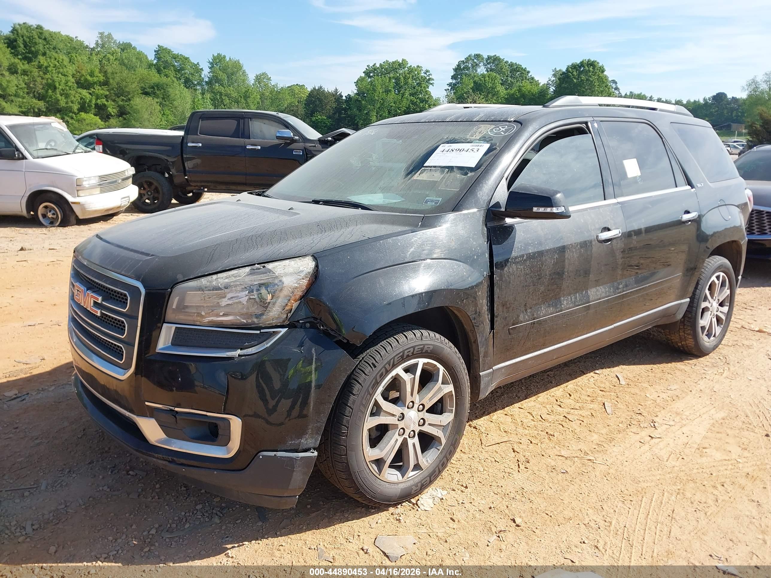 GMC ACADIA image 2