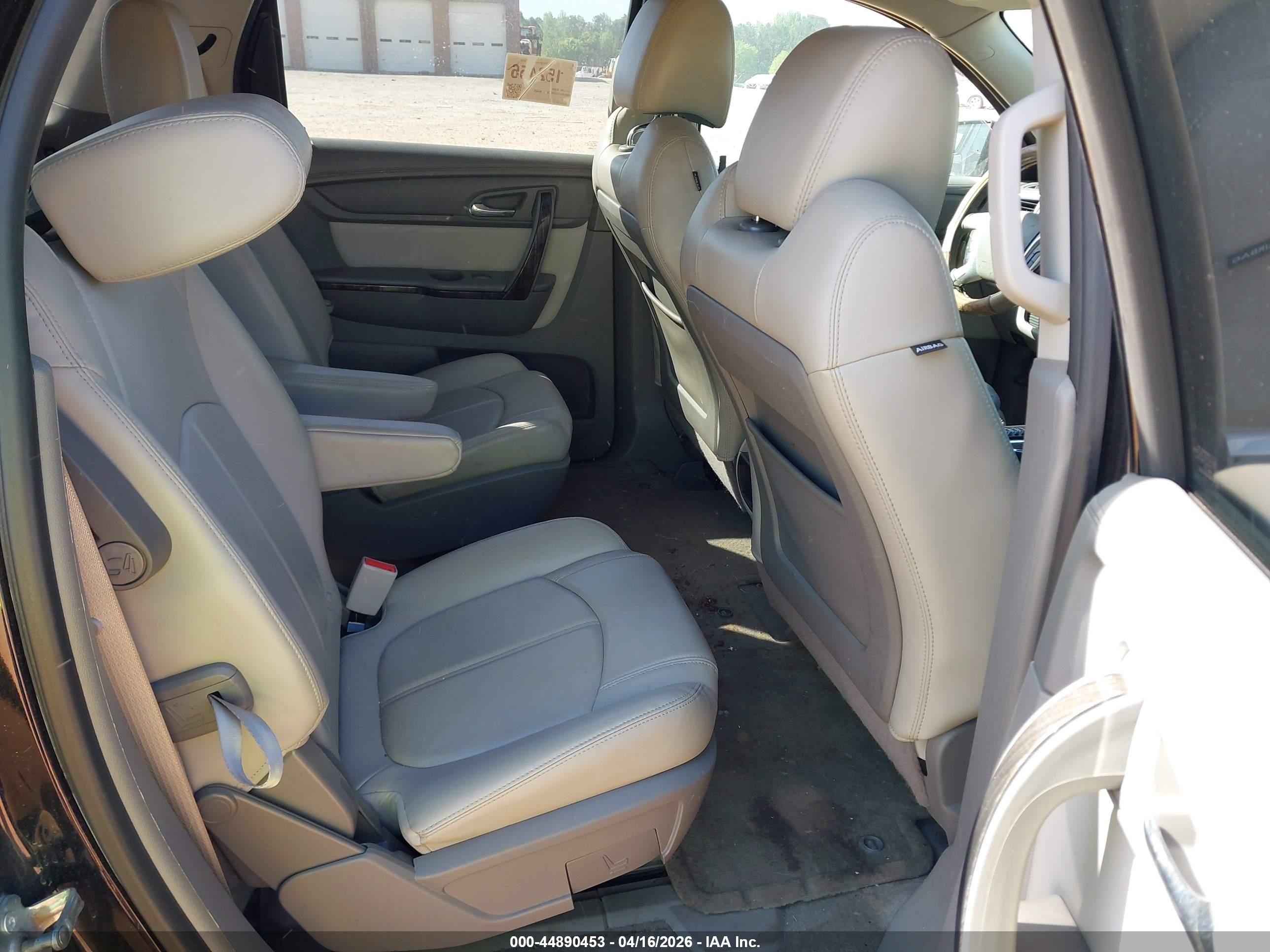 GMC ACADIA image 8