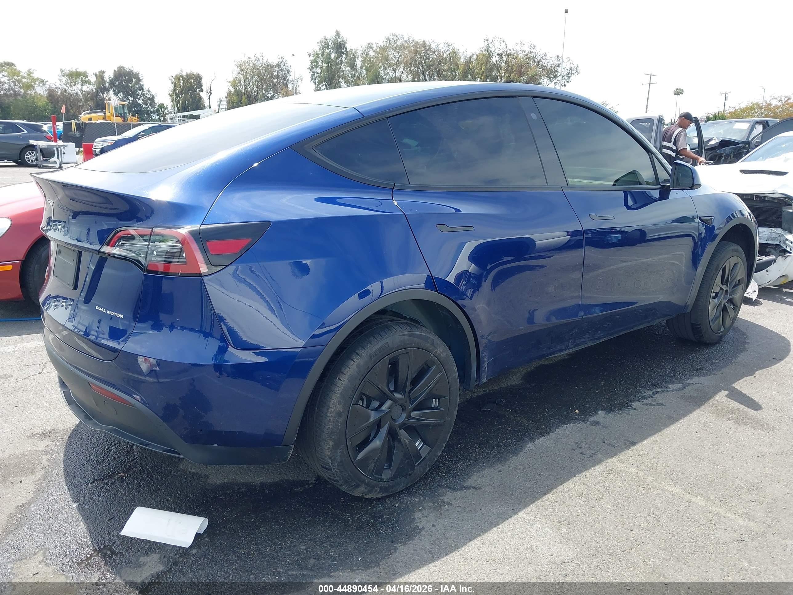 TESLA MODEL image 4