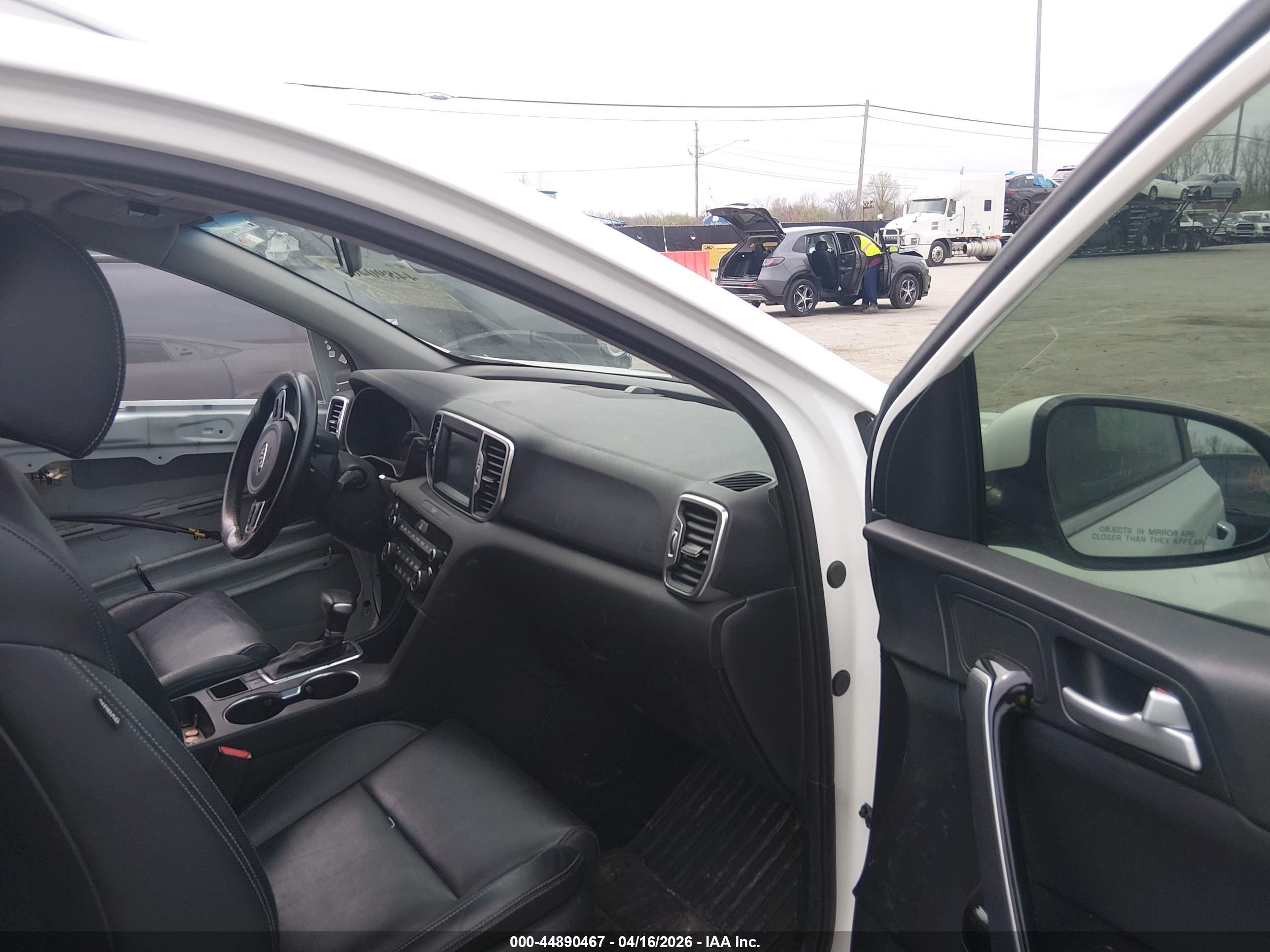 KIA SPORTAGE image 5