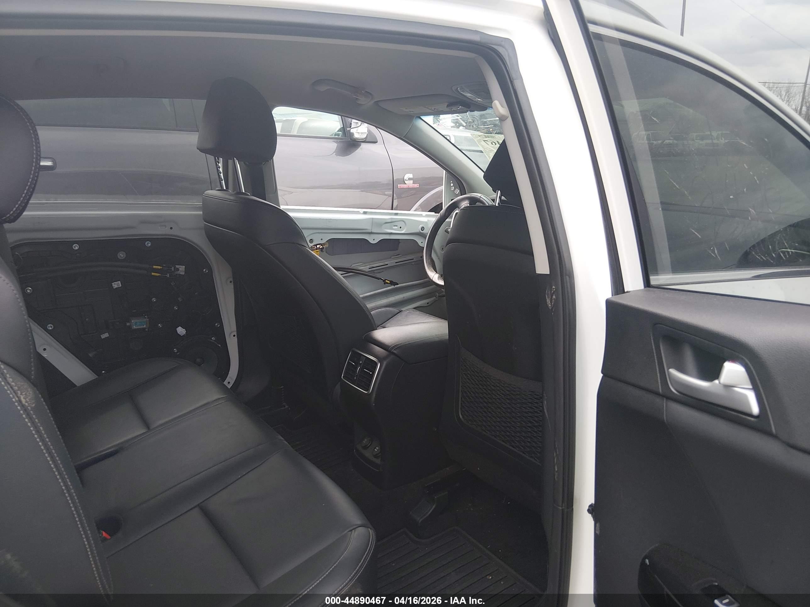 KIA SPORTAGE image 8