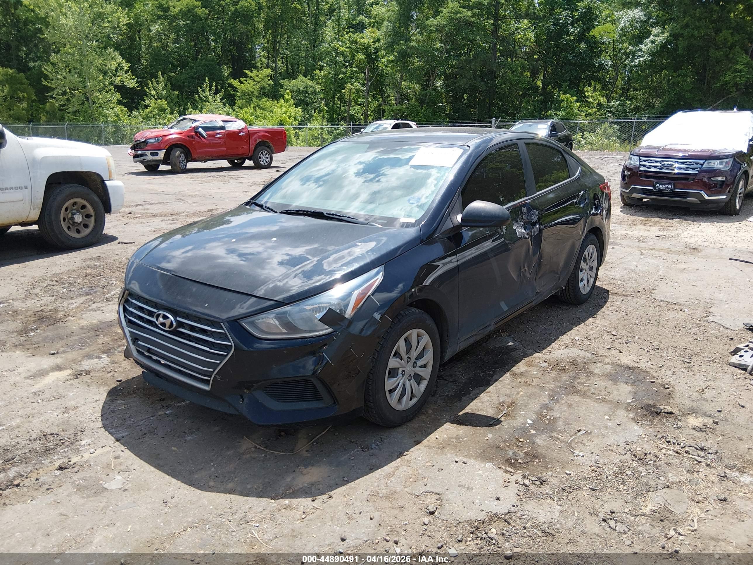 HYUNDAI ACCENT image 2