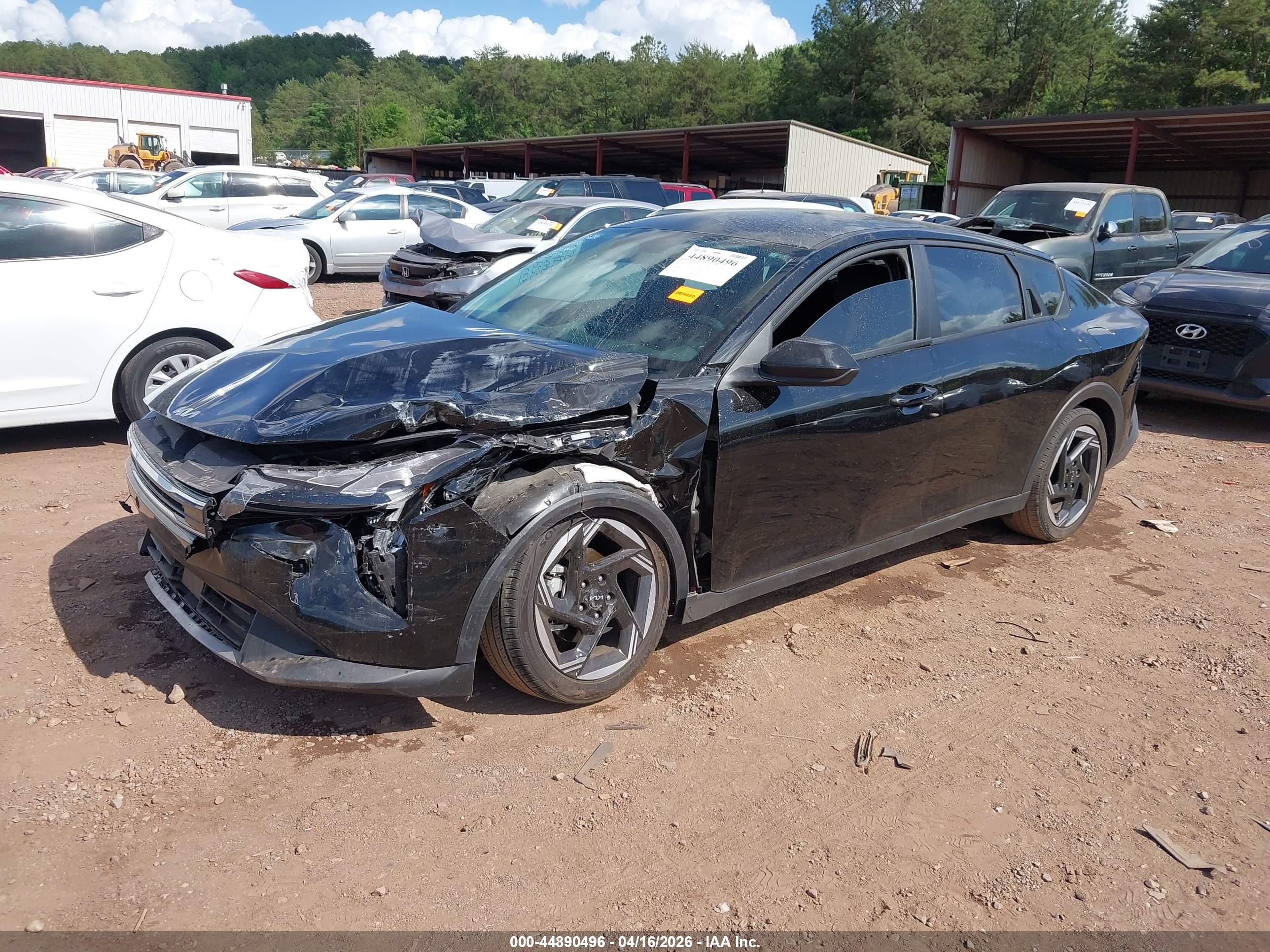KIA K4 image 2