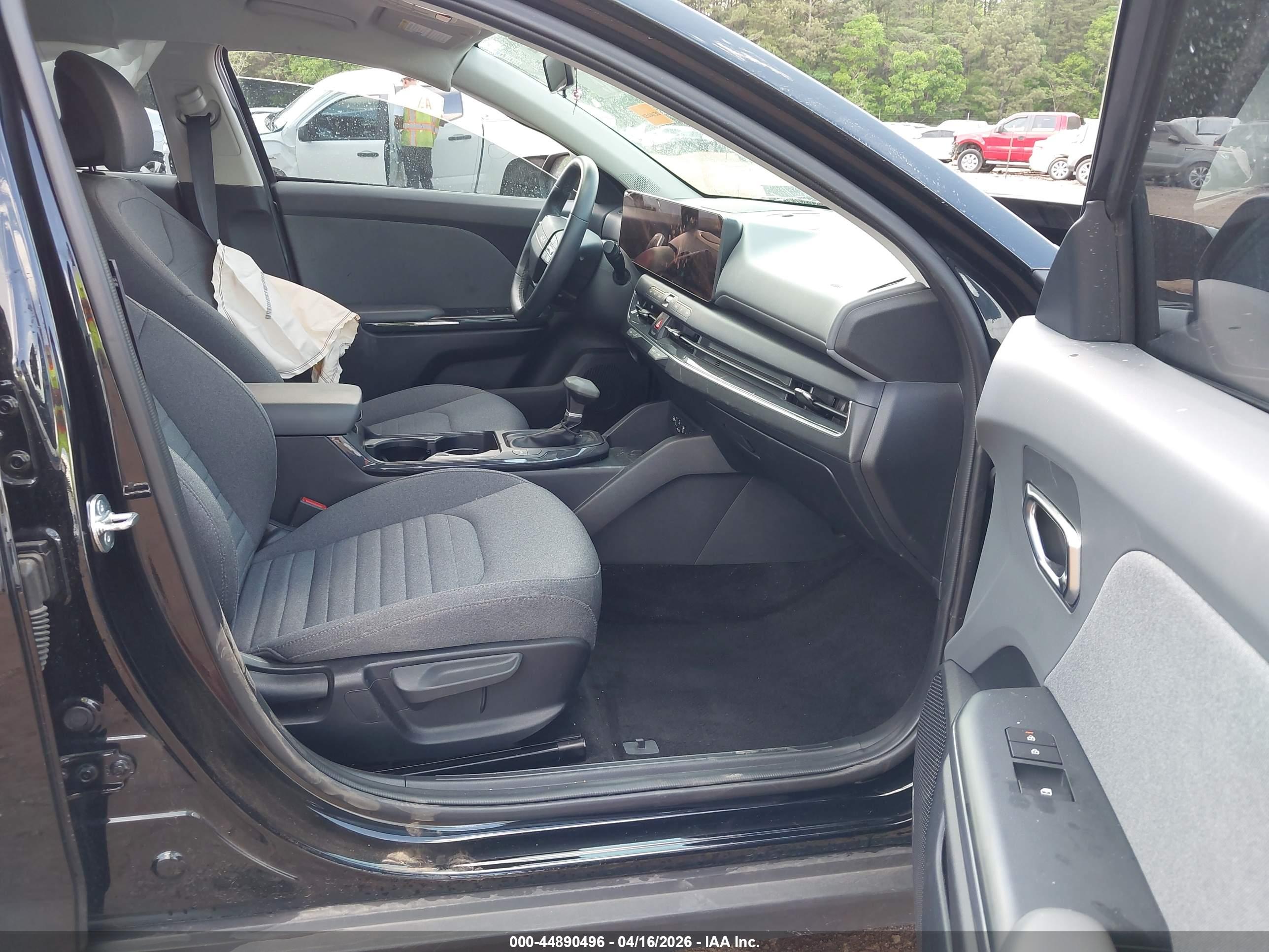 KIA K4 image 5