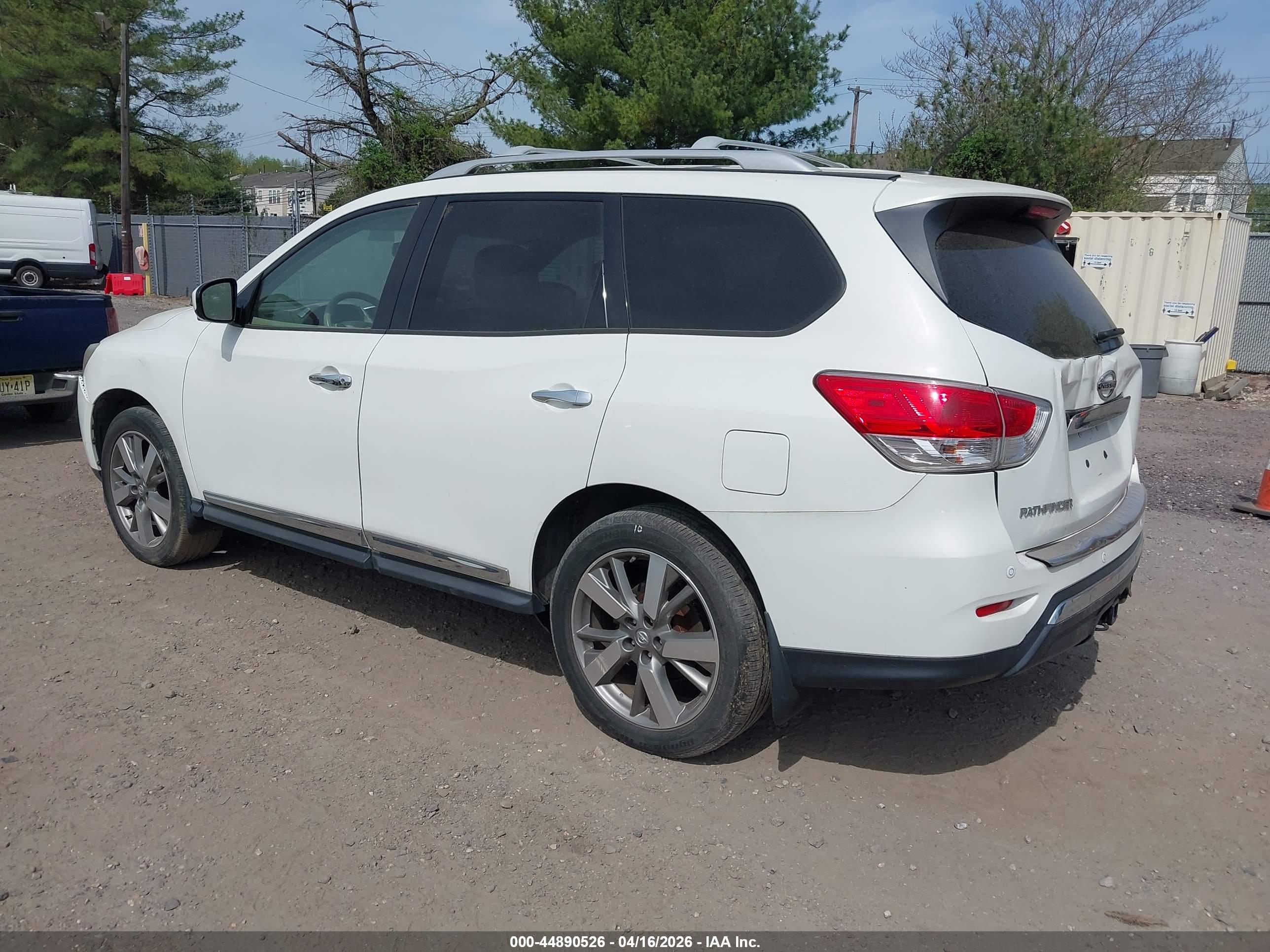 NISSAN PATHFINDER image 3