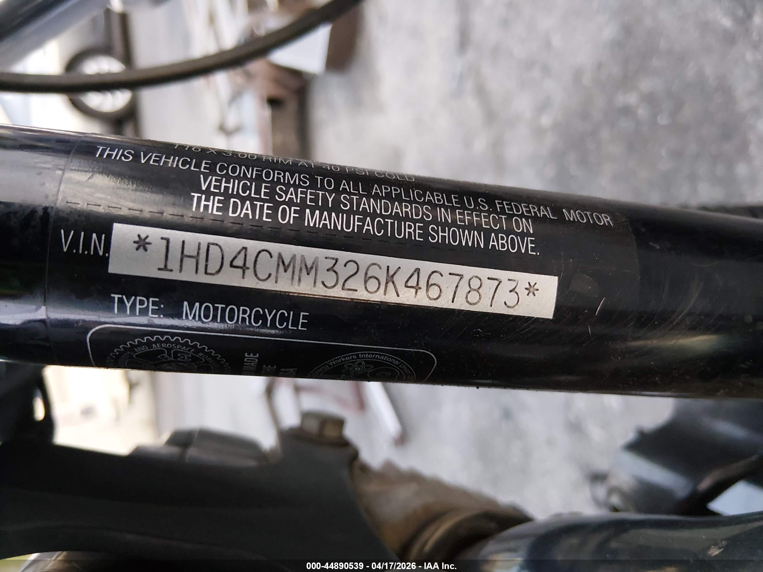 HARLEY-DAVIDSON XL883 image 10