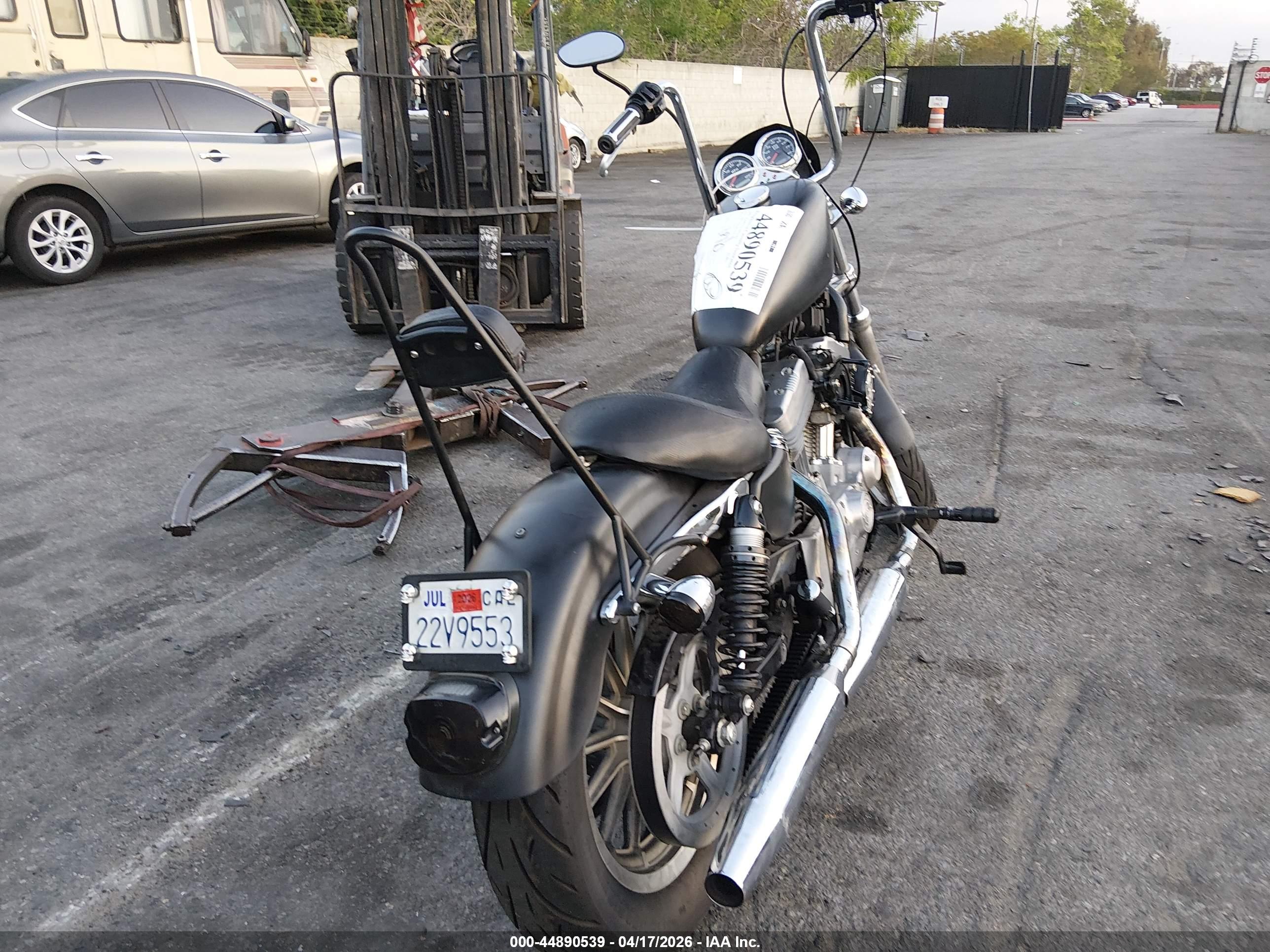 HARLEY-DAVIDSON XL883 image 4