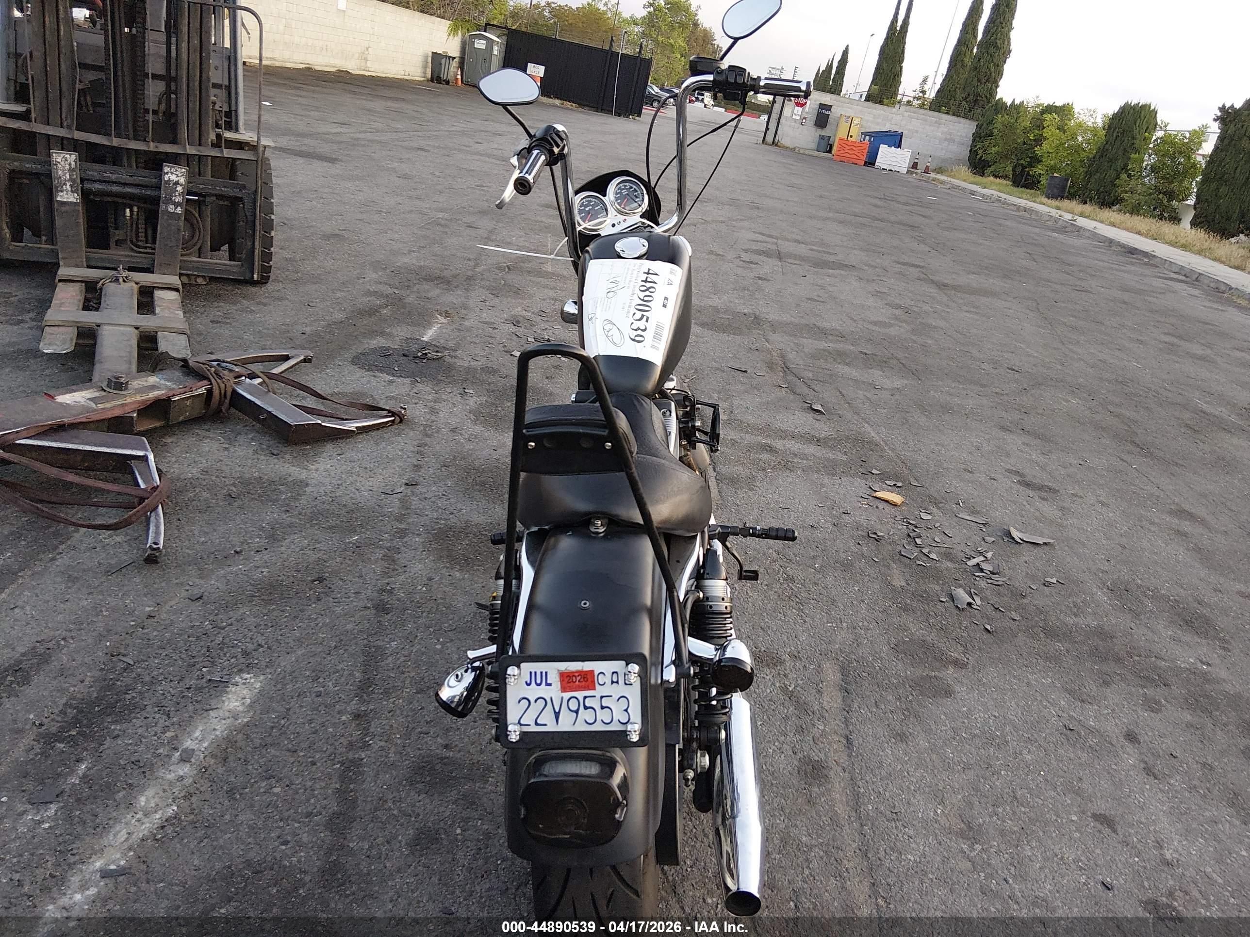 HARLEY-DAVIDSON XL883 image 6