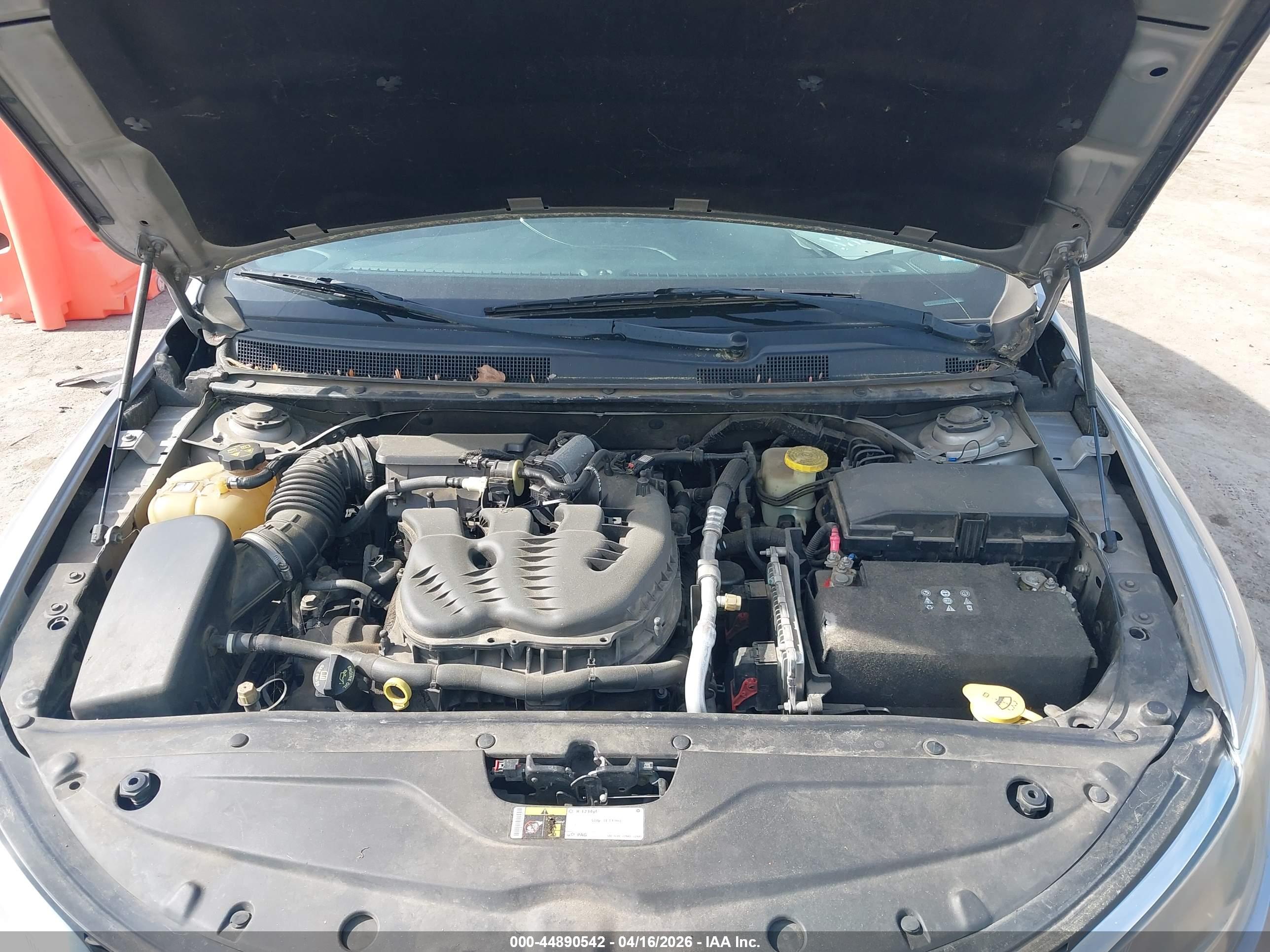 CHRYSLER 200 image 10
