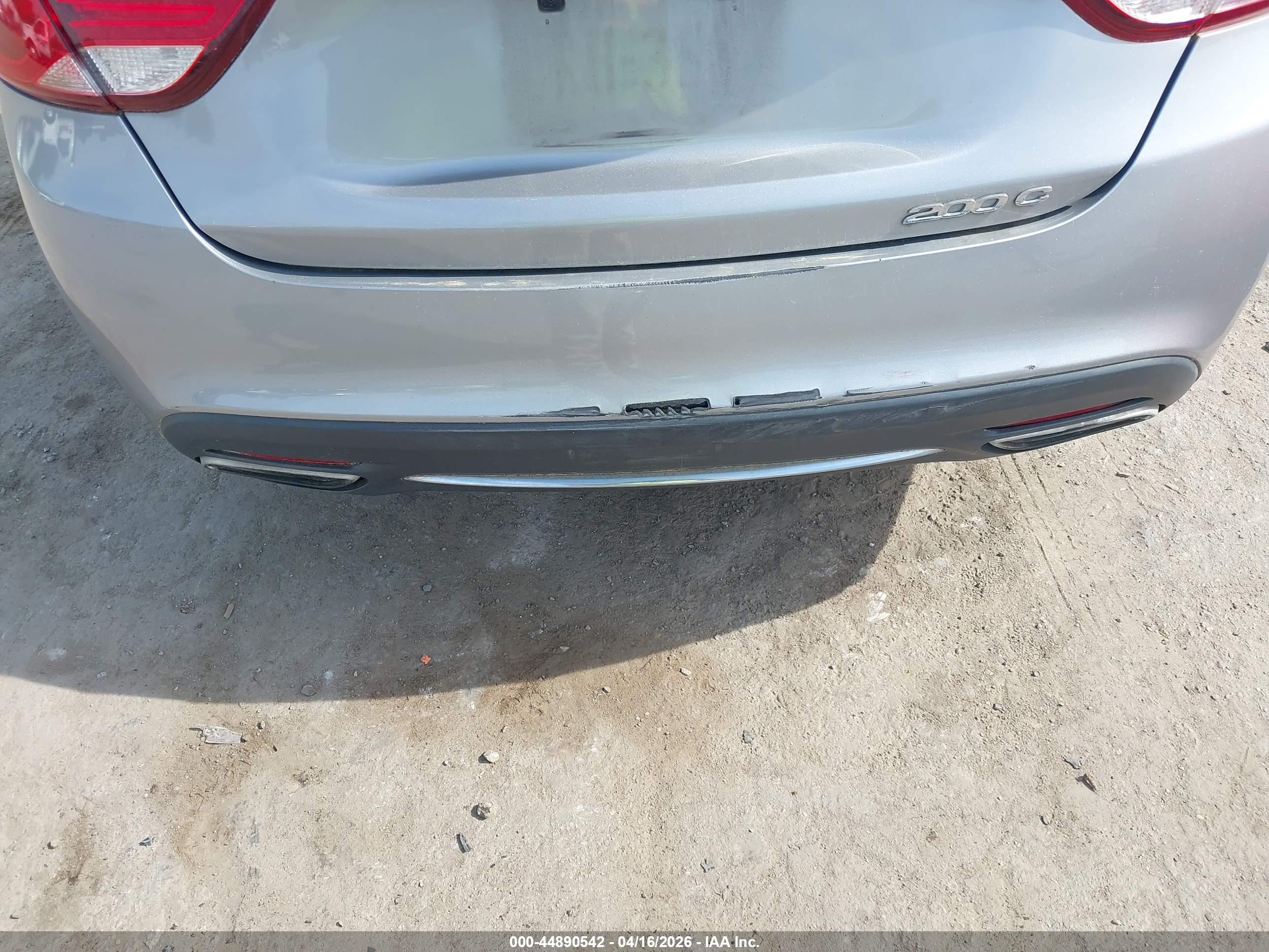 CHRYSLER 200 image 6