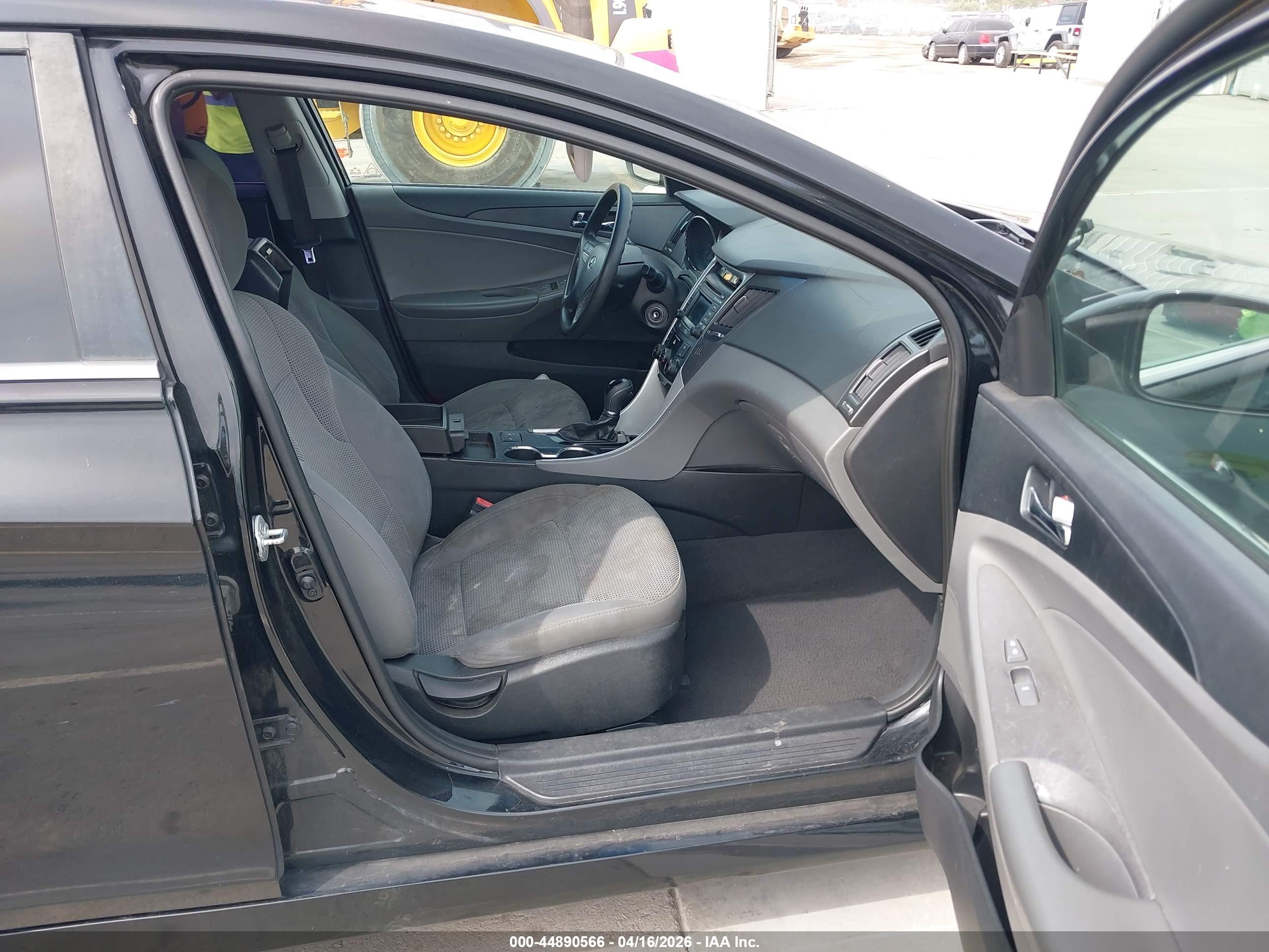 HYUNDAI SONATA image 5