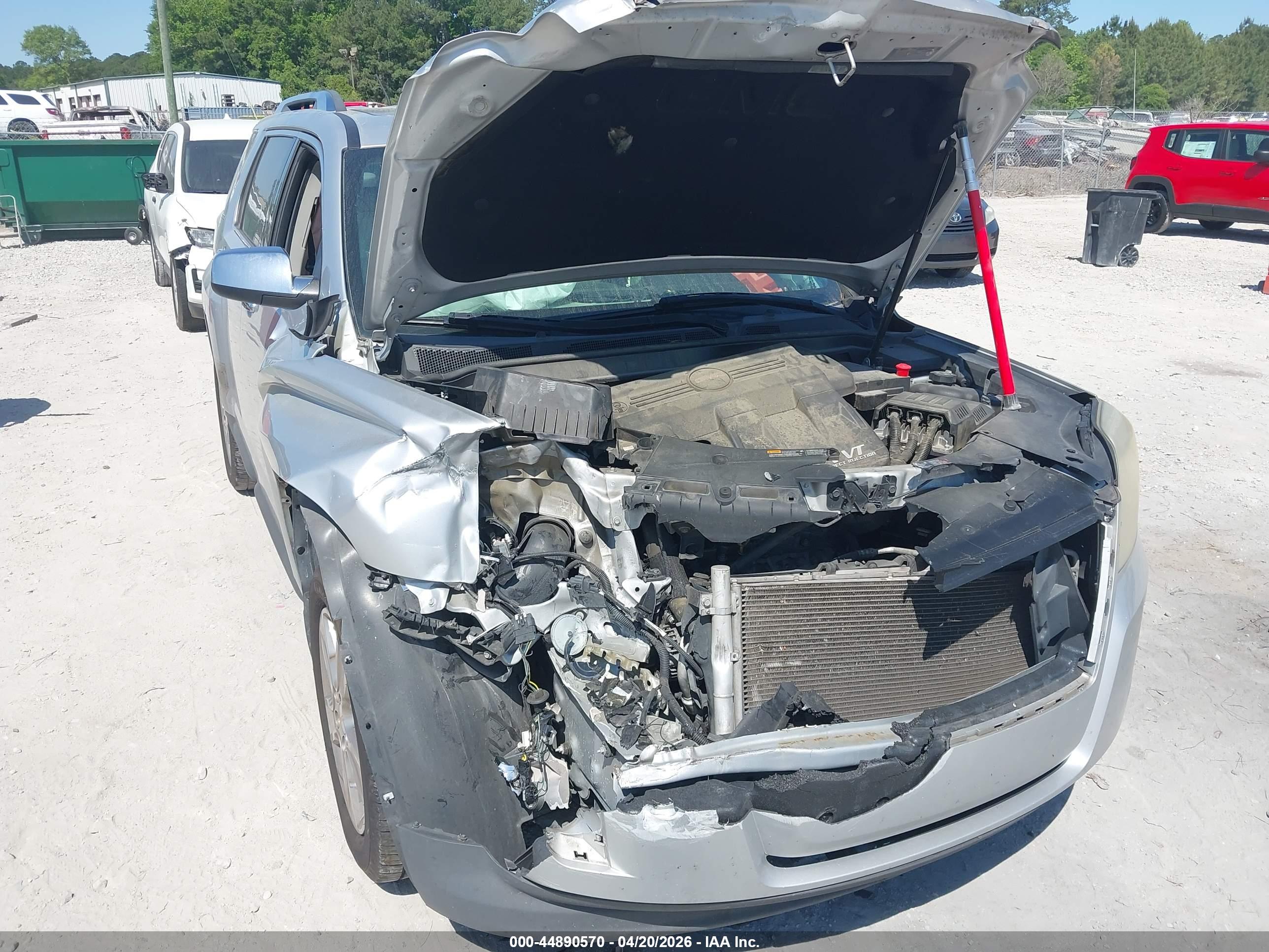 GMC TERRAIN image 6