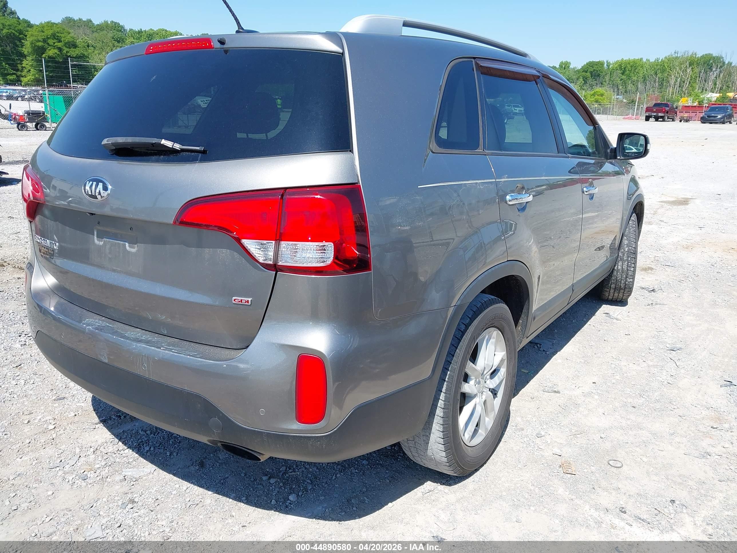 KIA SORENTO image 4