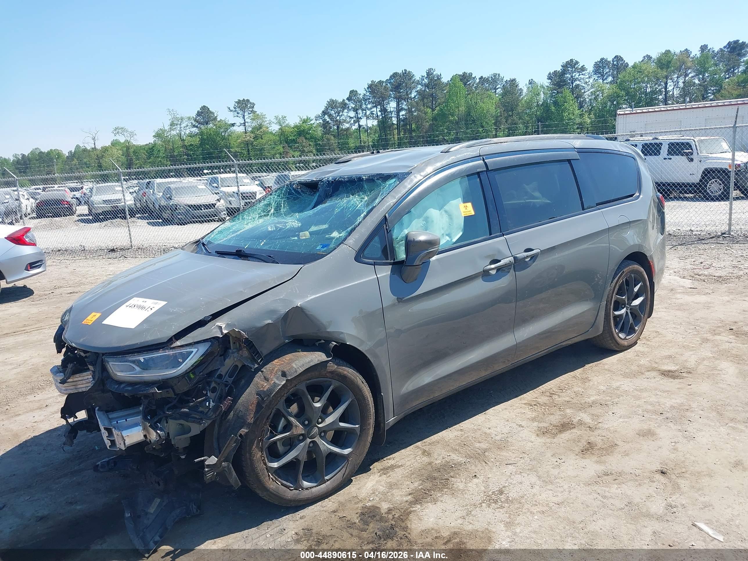 CHRYSLER PACIFICA image 2