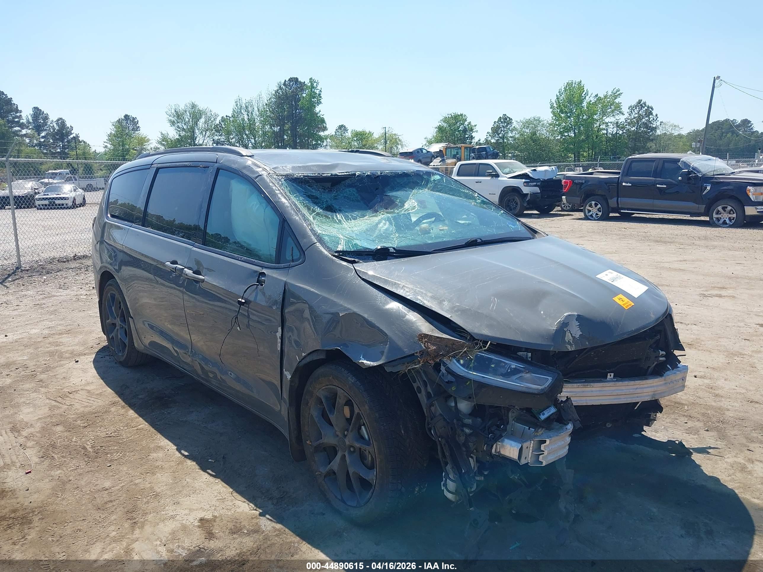 CHRYSLER PACIFICA image 6