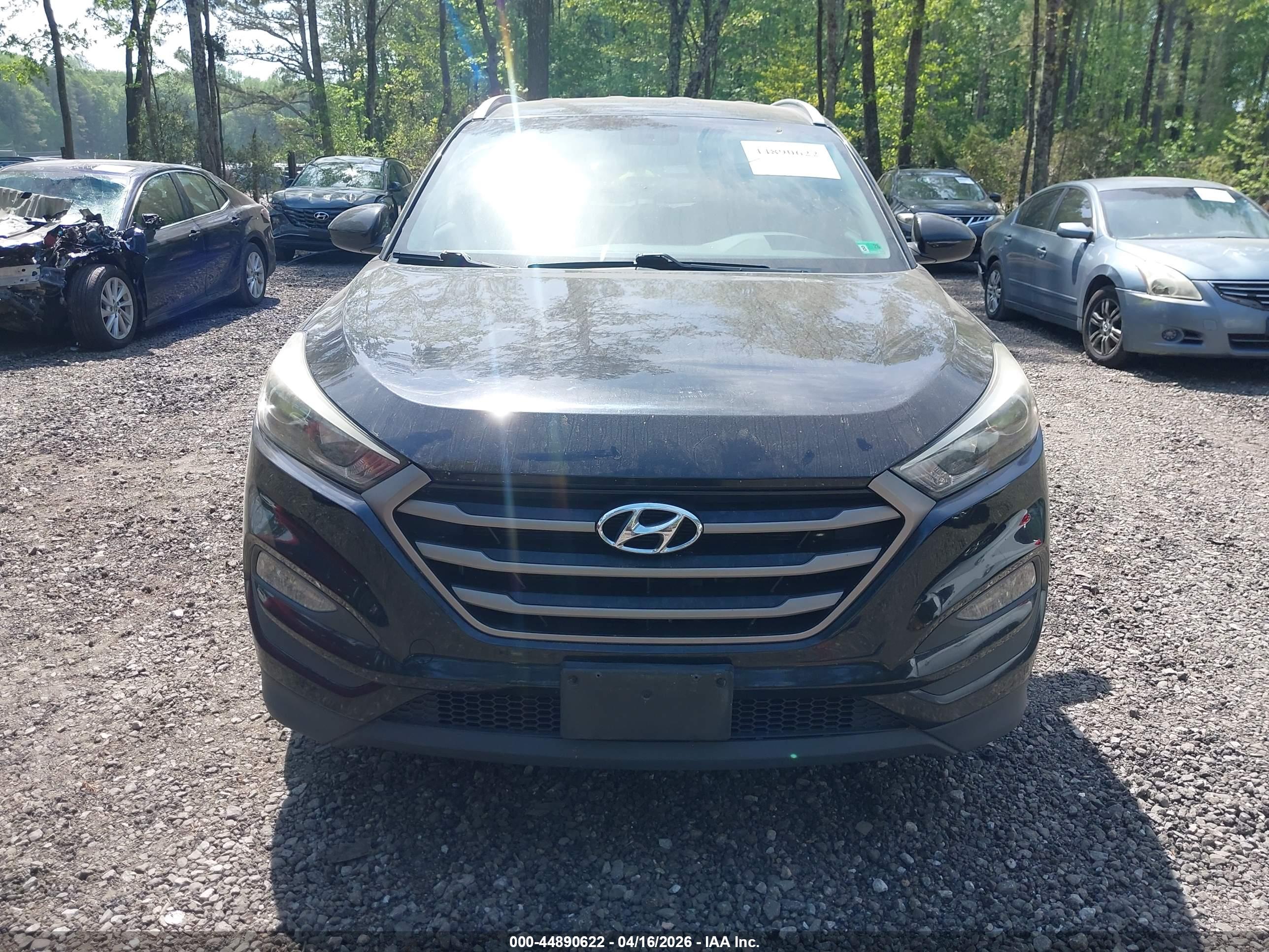 HYUNDAI TUCSON image 6