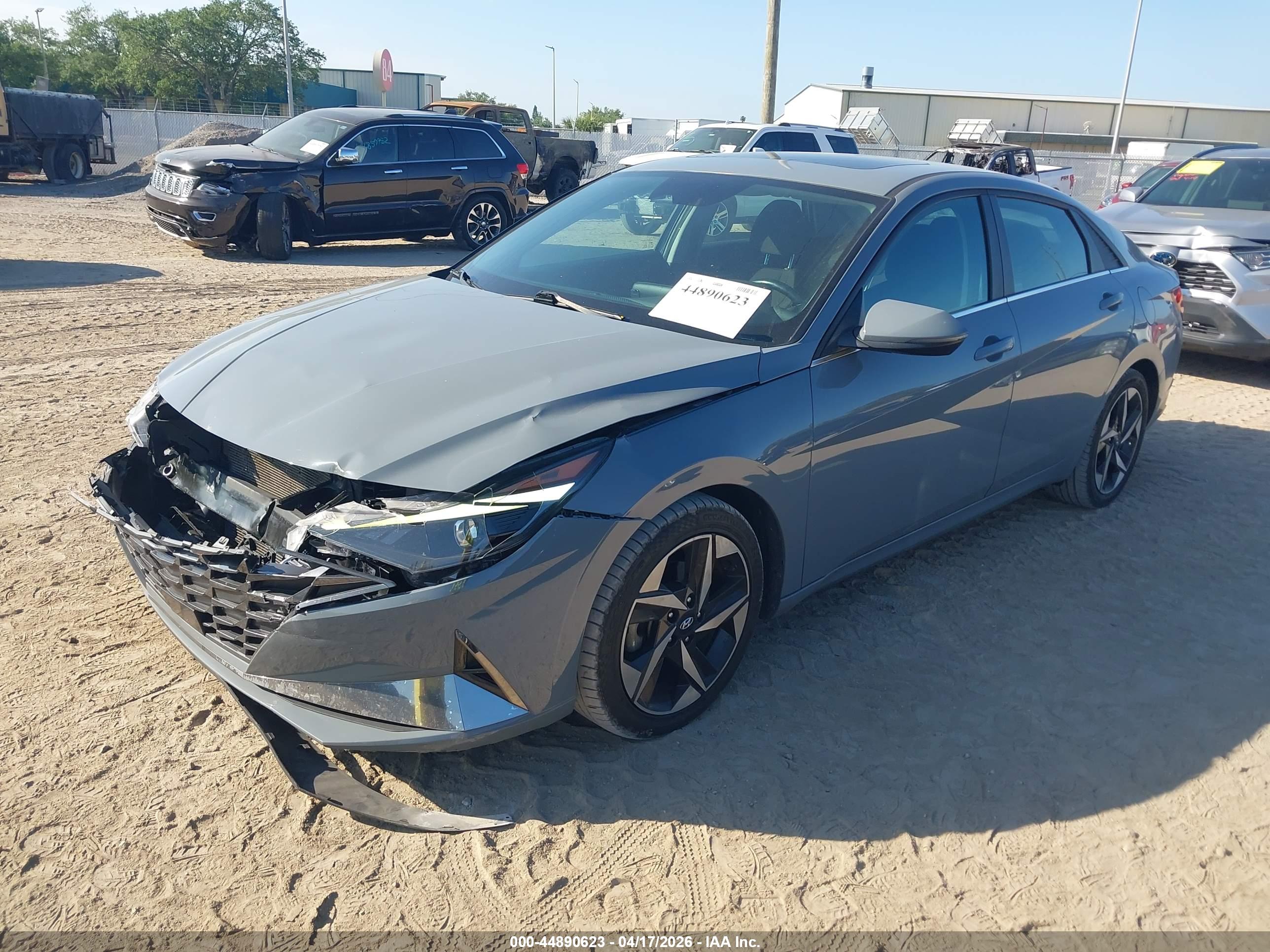 HYUNDAI ELANTRA image 2