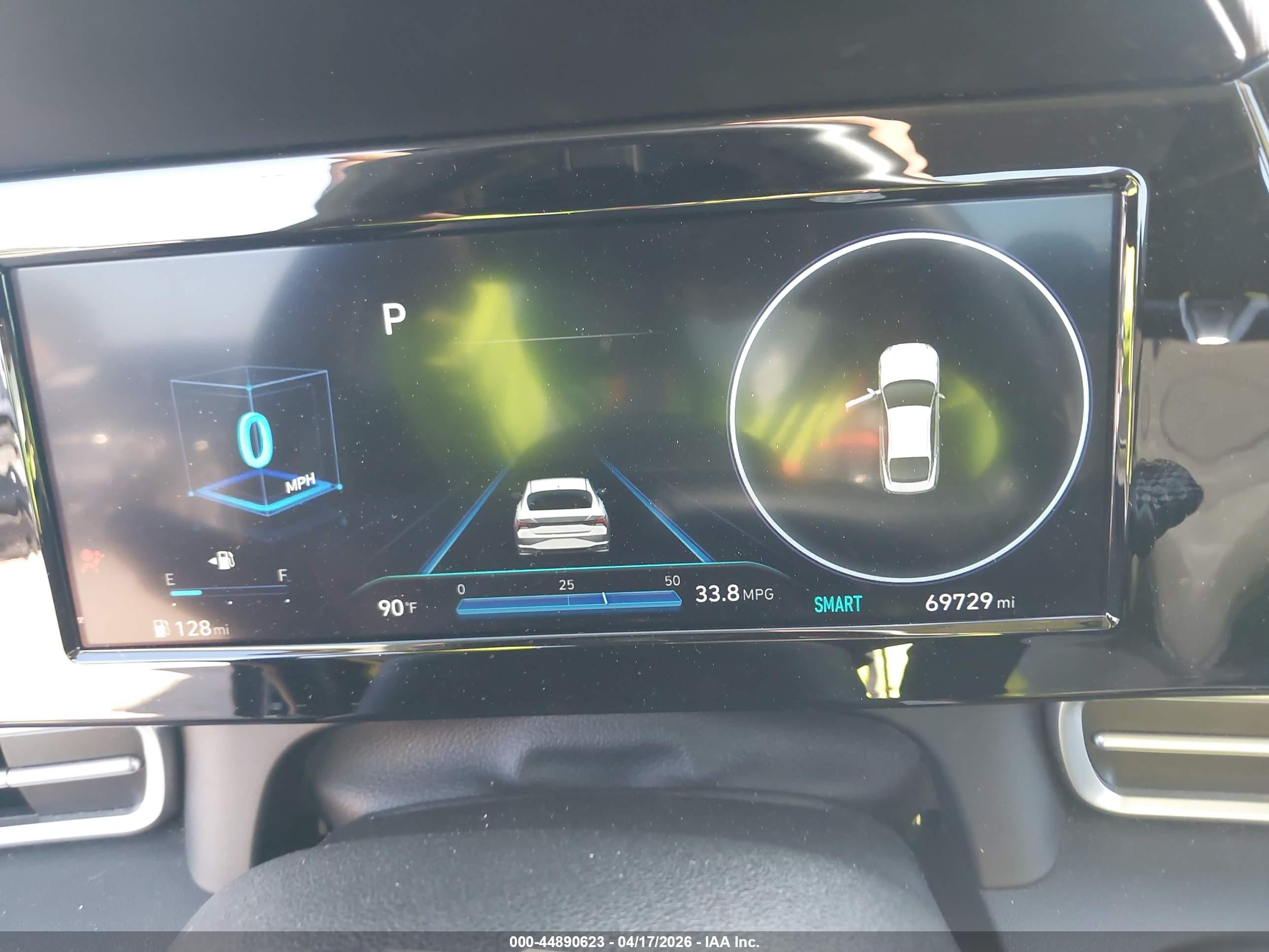 HYUNDAI ELANTRA image 7