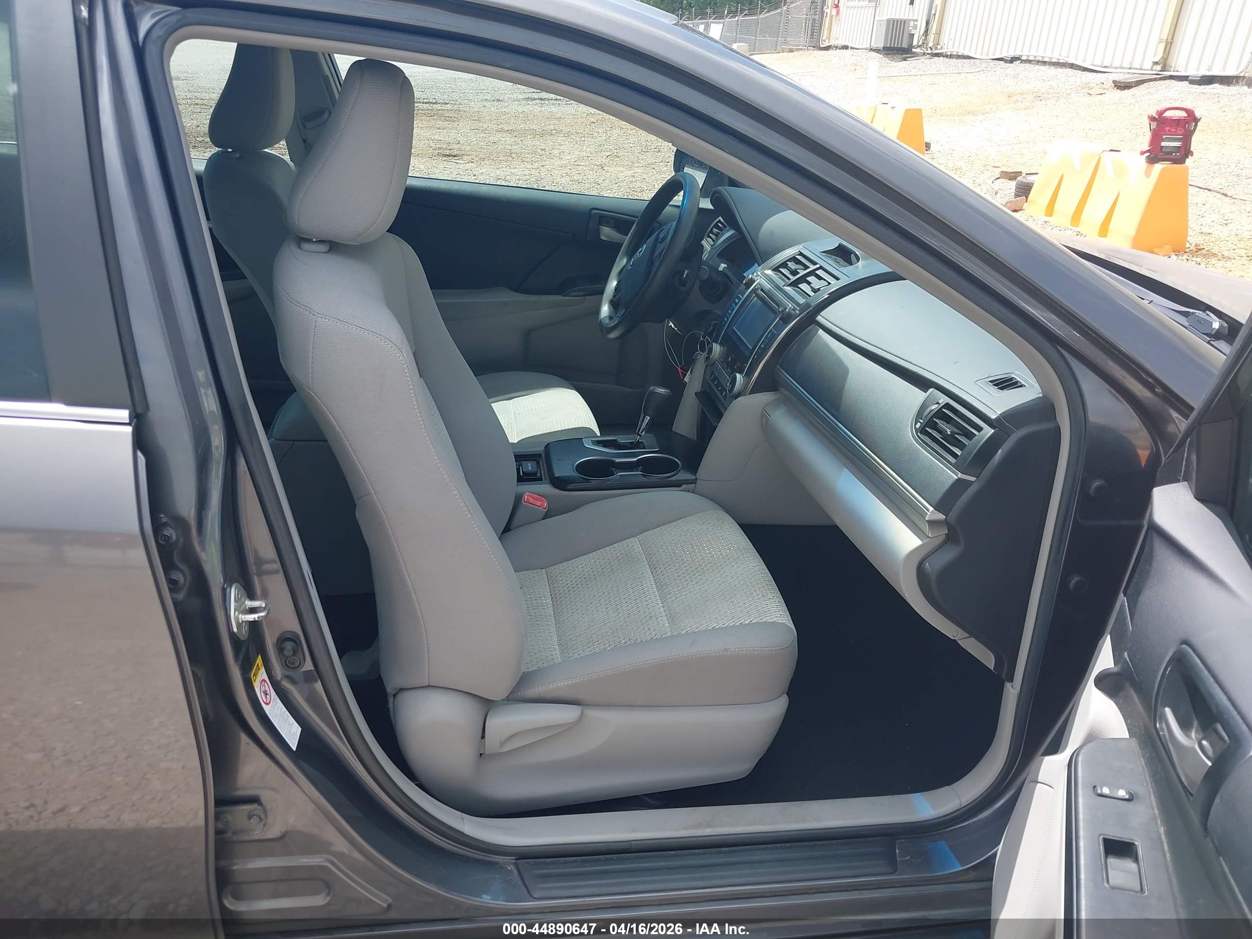 TOYOTA CAMRY image 5