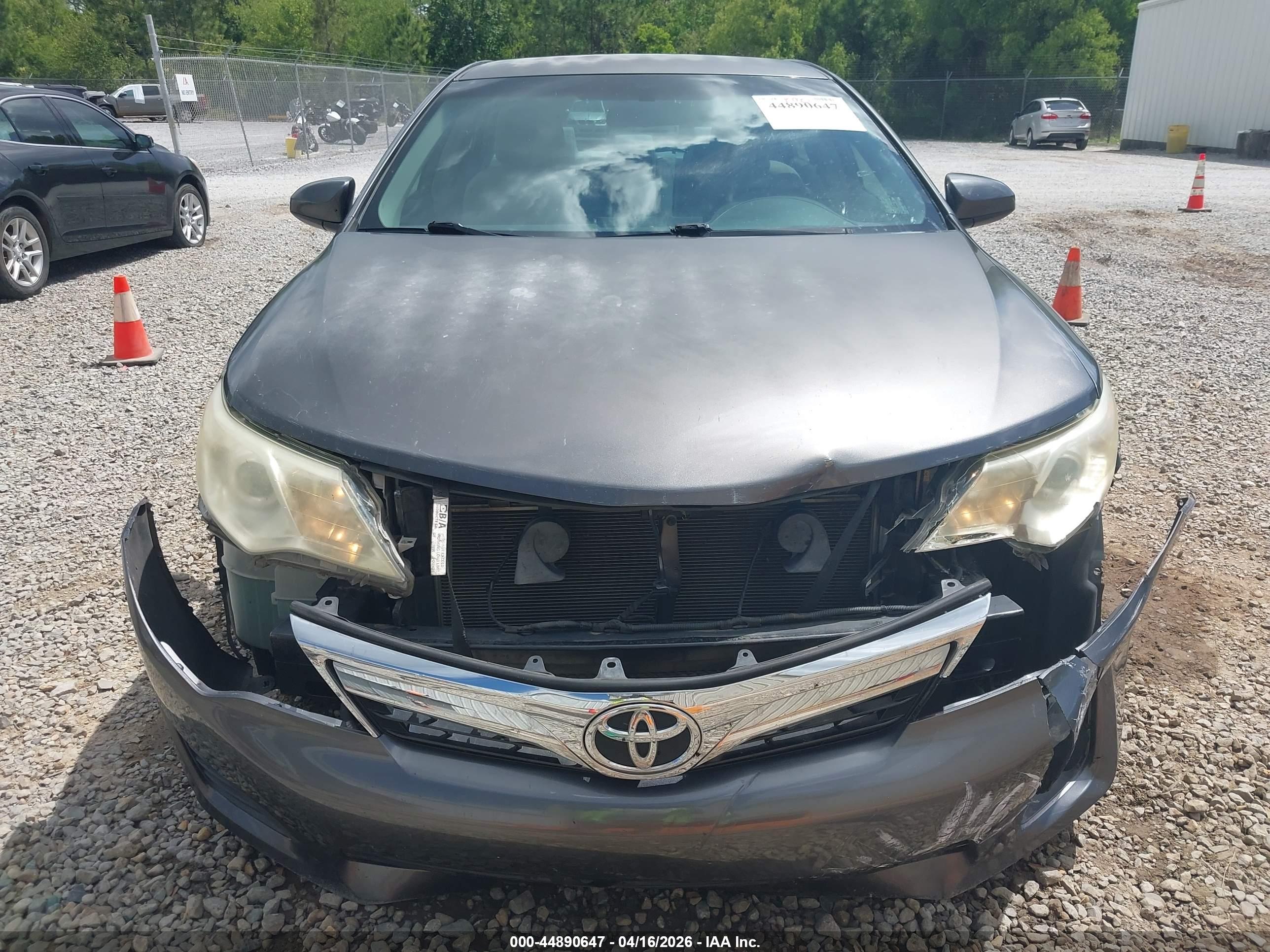 TOYOTA CAMRY image 6
