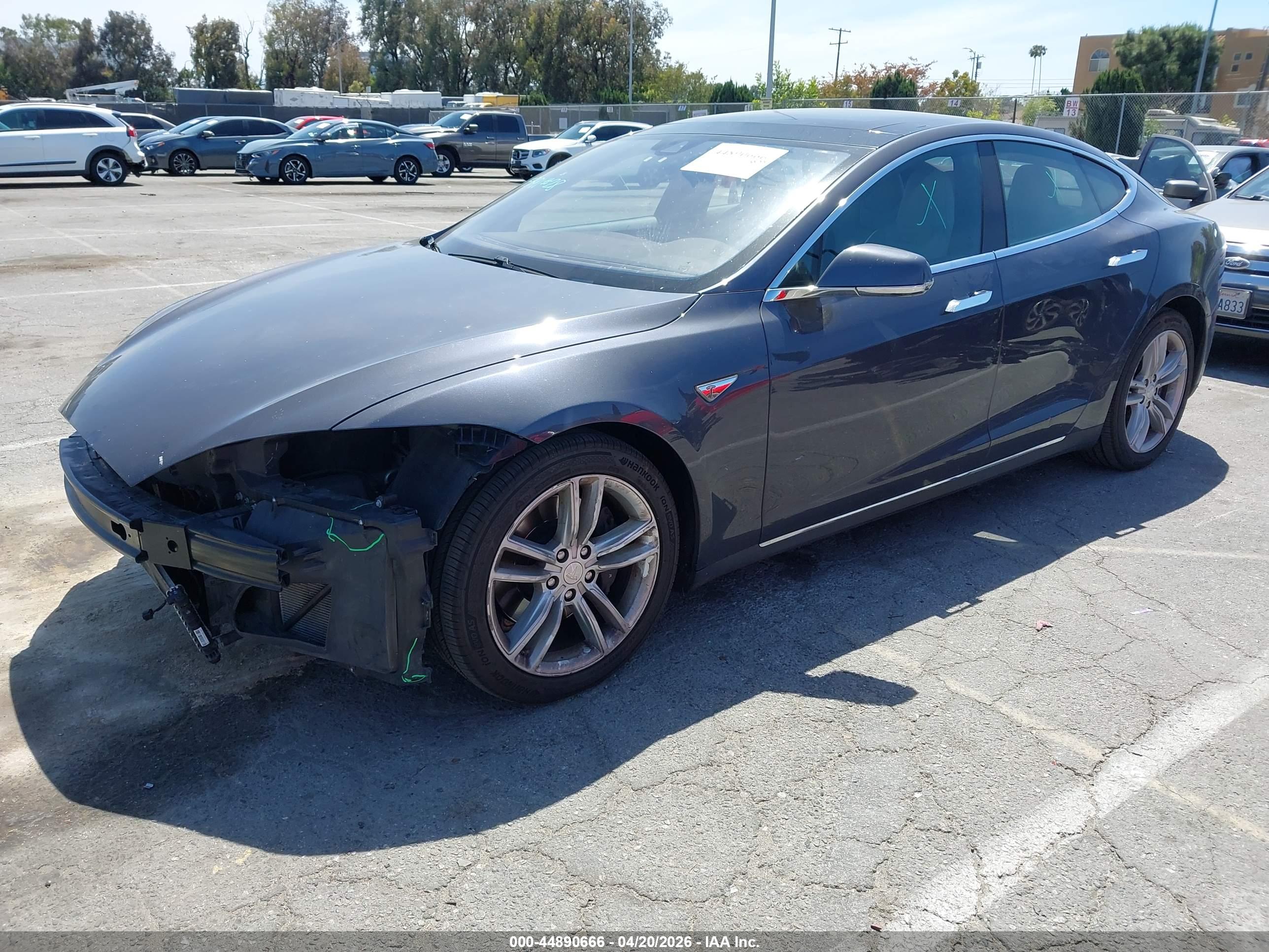 TESLA MODEL image 2