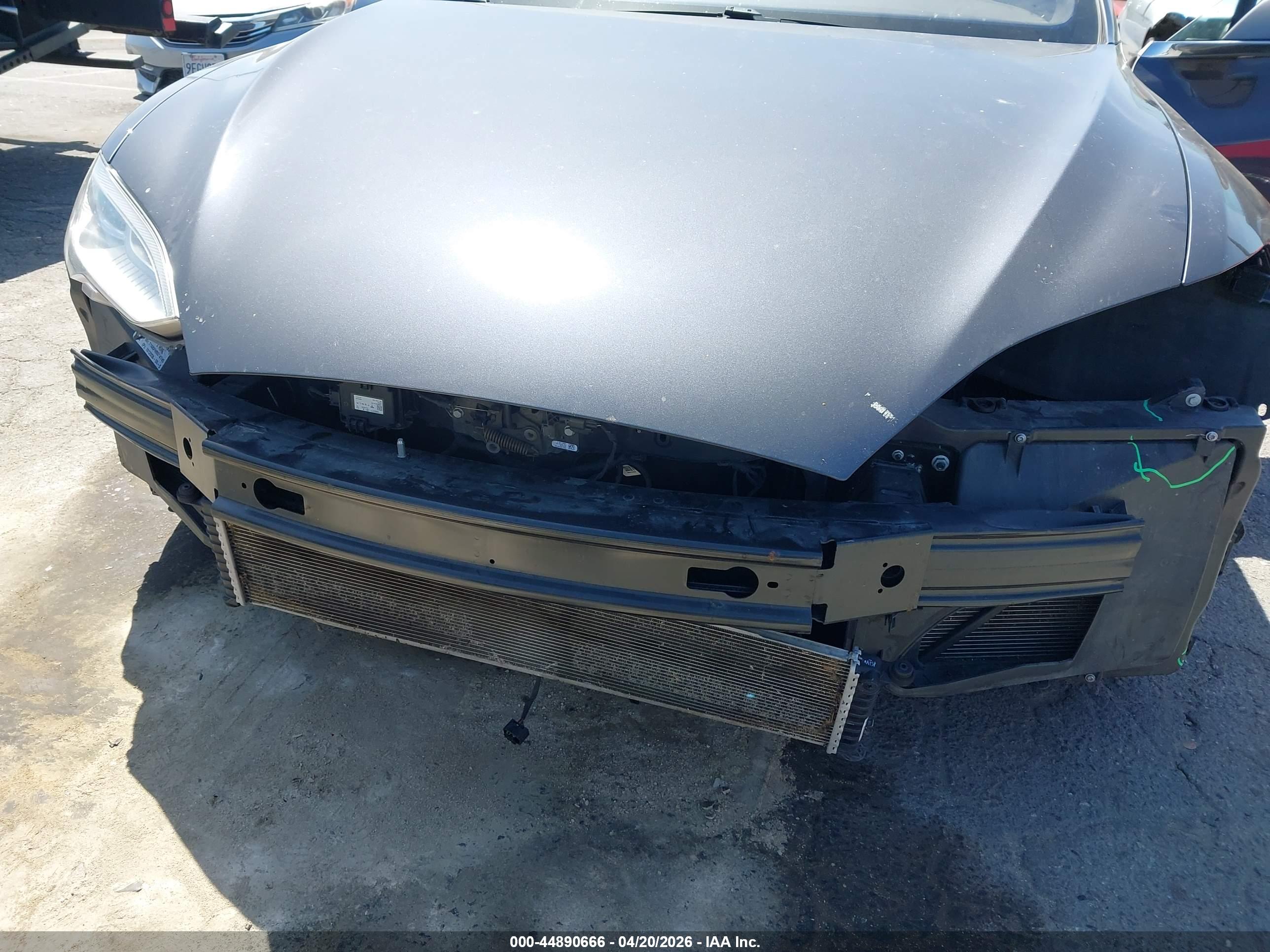 TESLA MODEL image 6