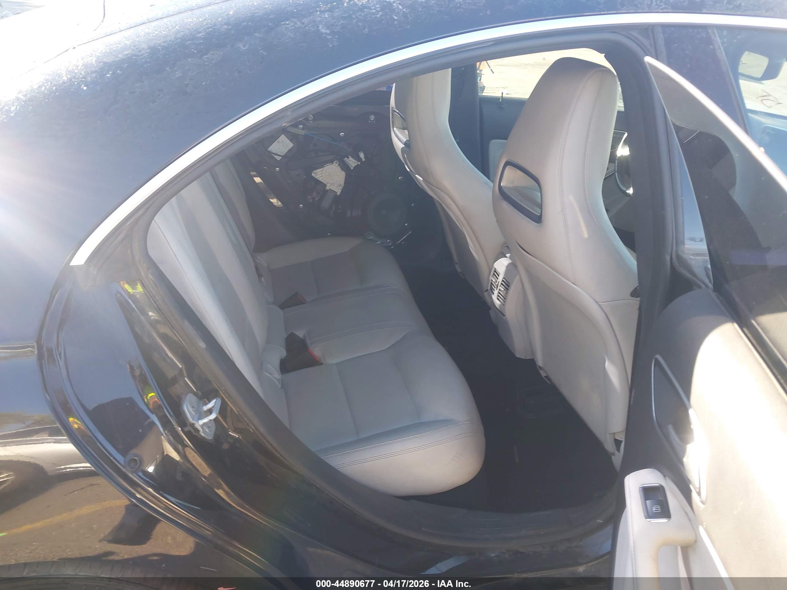 MERCEDES-BENZ CLA image 8