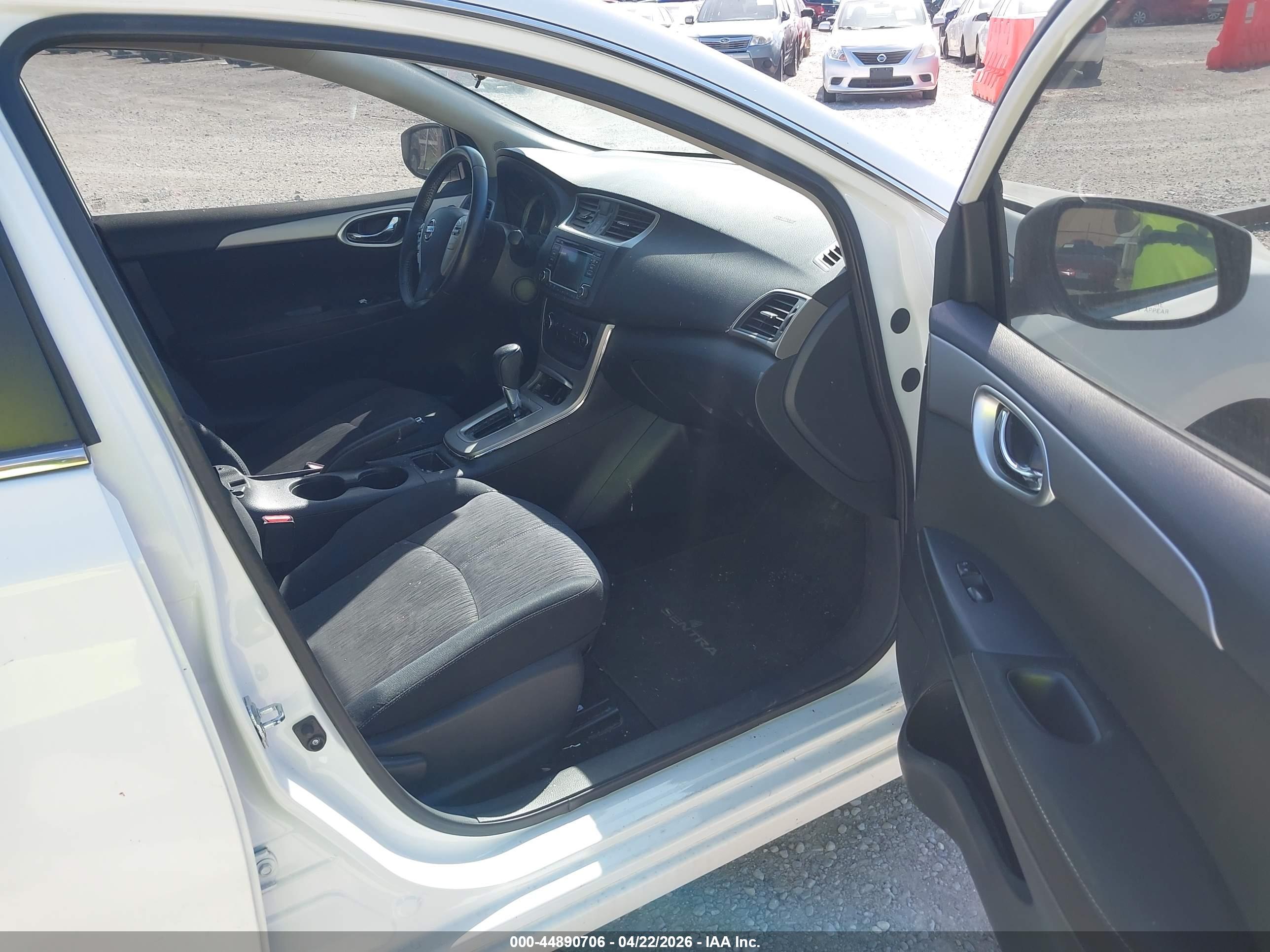 NISSAN SENTRA image 5