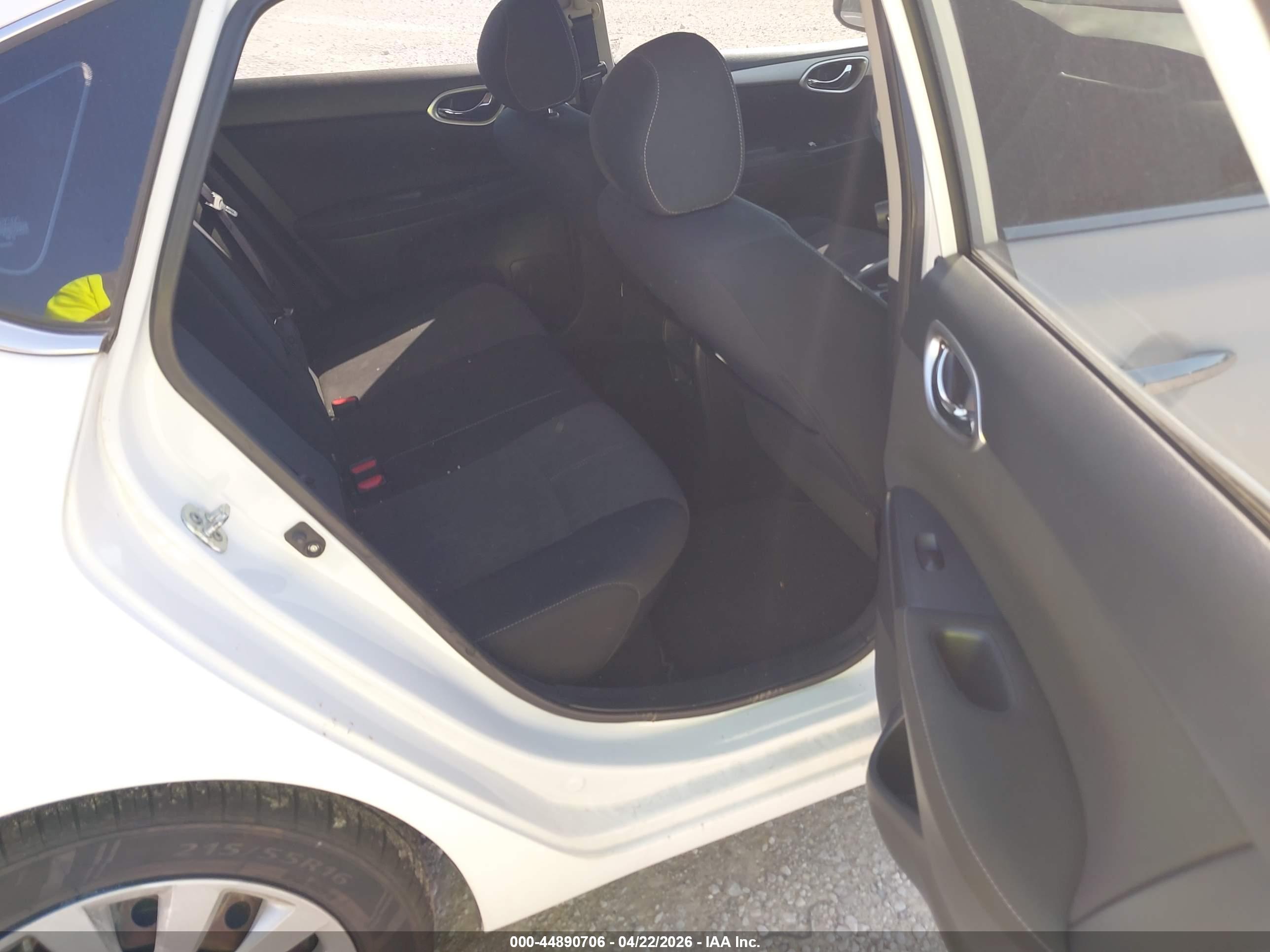 NISSAN SENTRA image 8