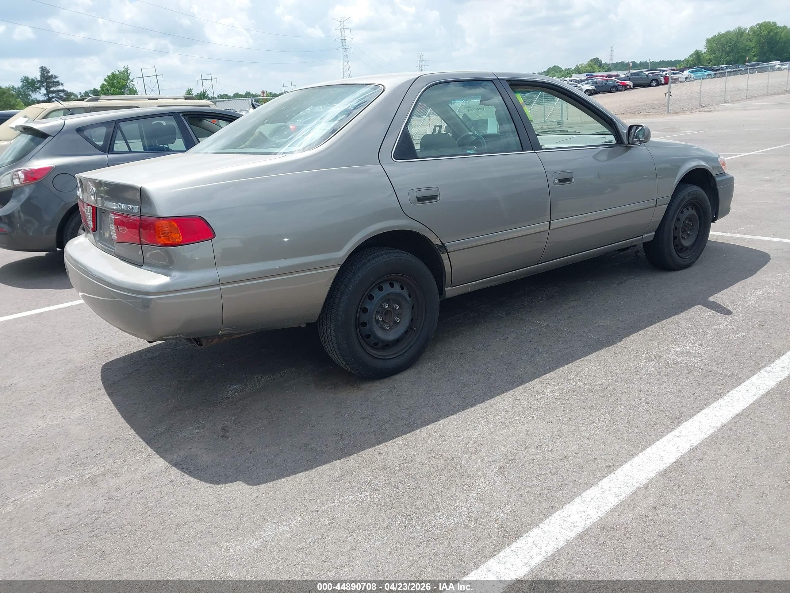 TOYOTA CAMRY image 4