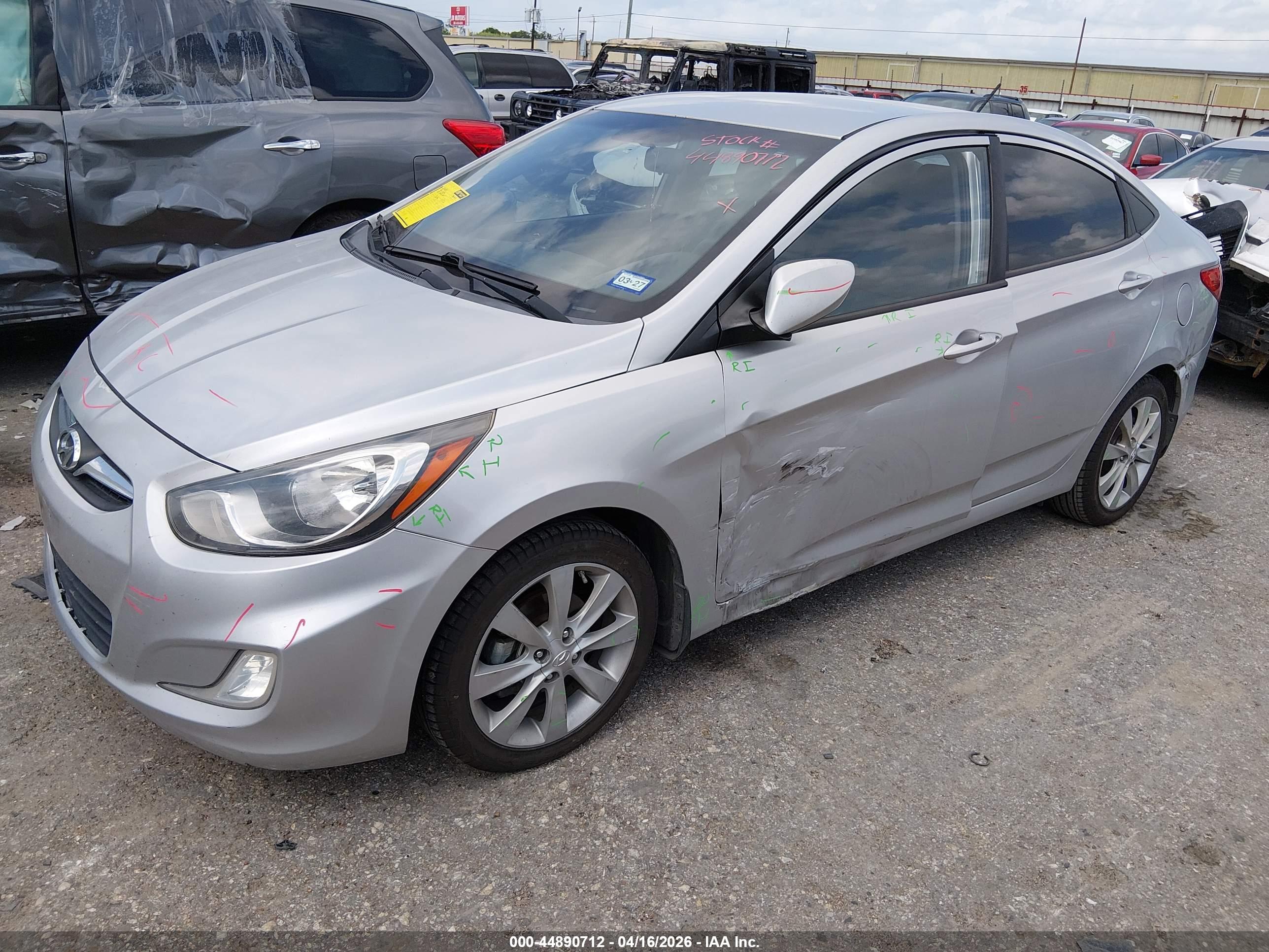 HYUNDAI ACCENT image 2