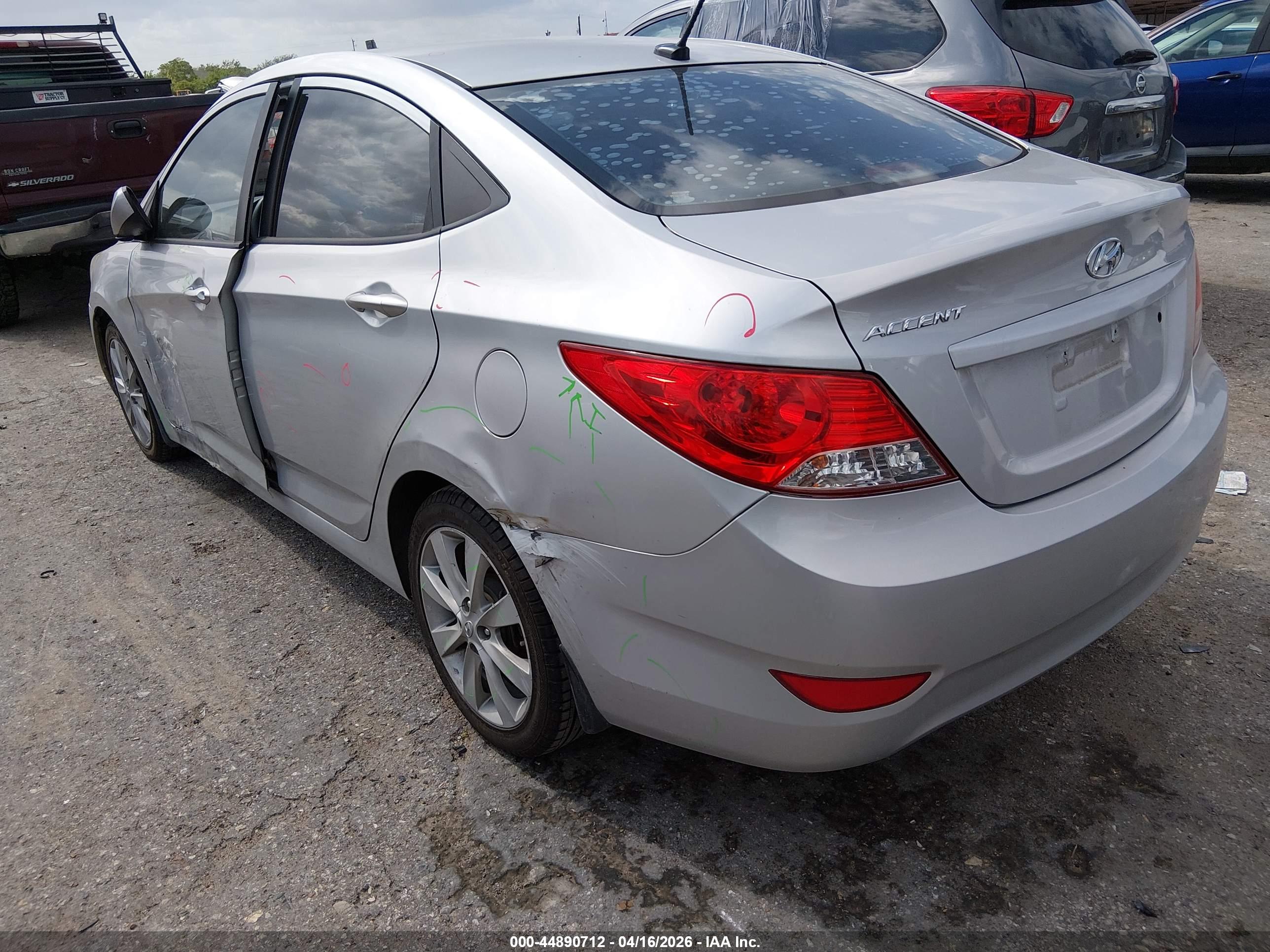 HYUNDAI ACCENT image 3