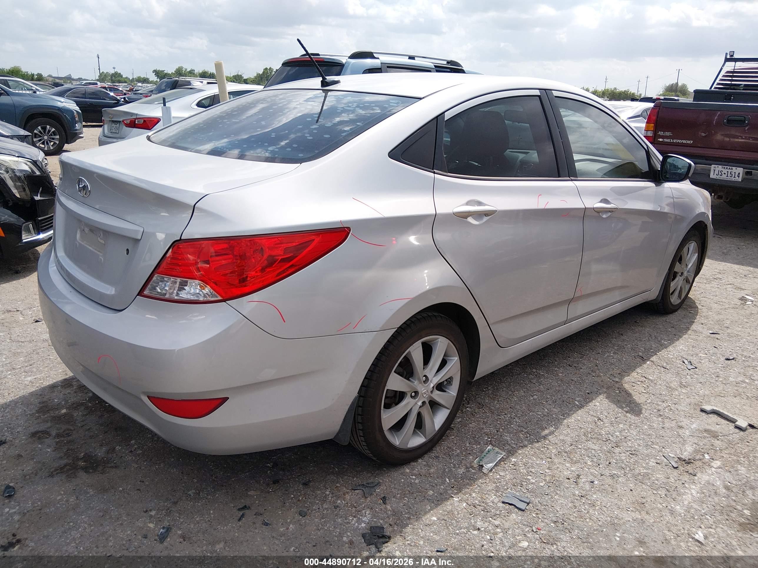 HYUNDAI ACCENT image 4