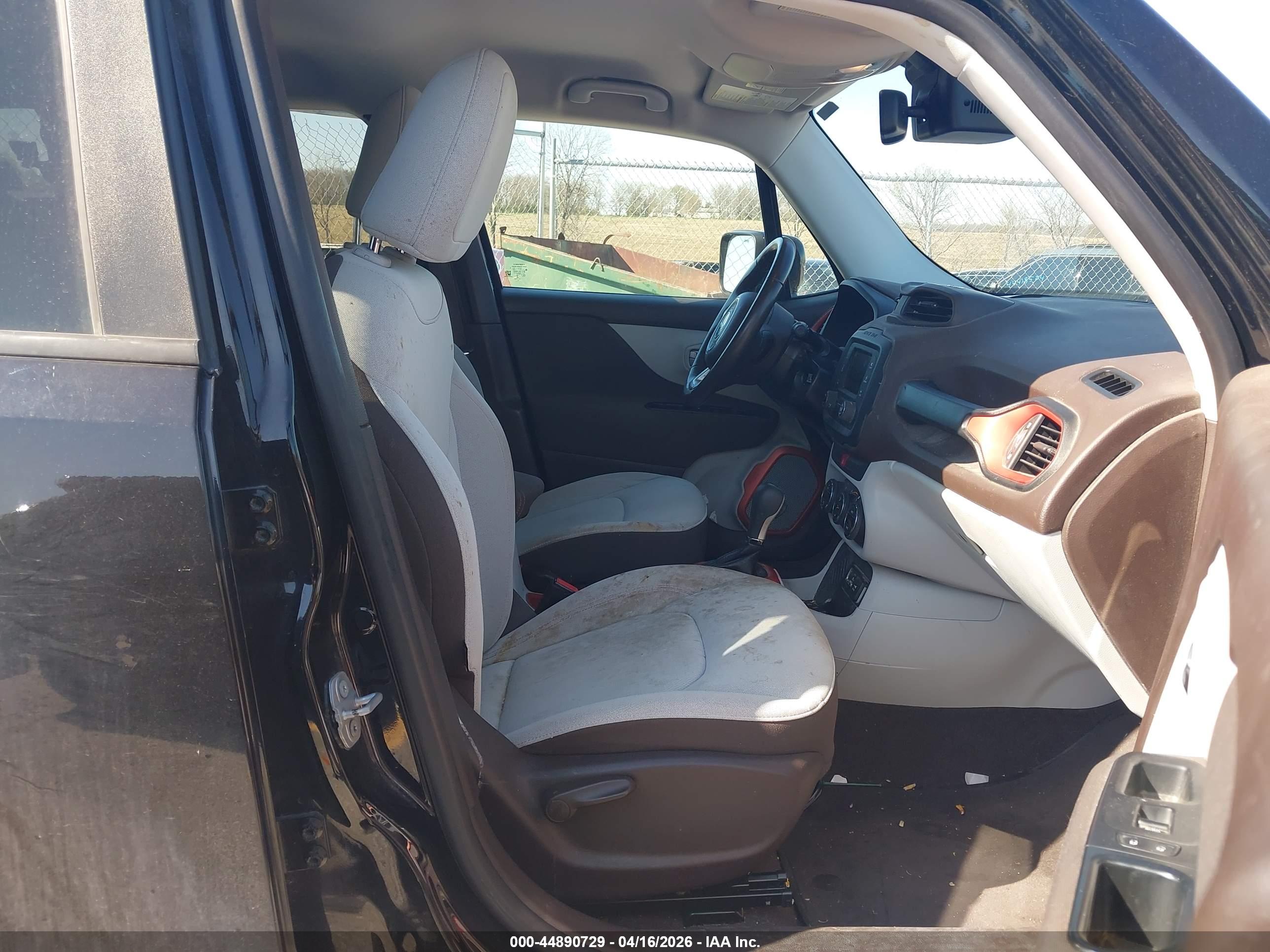 JEEP RENEGADE image 5