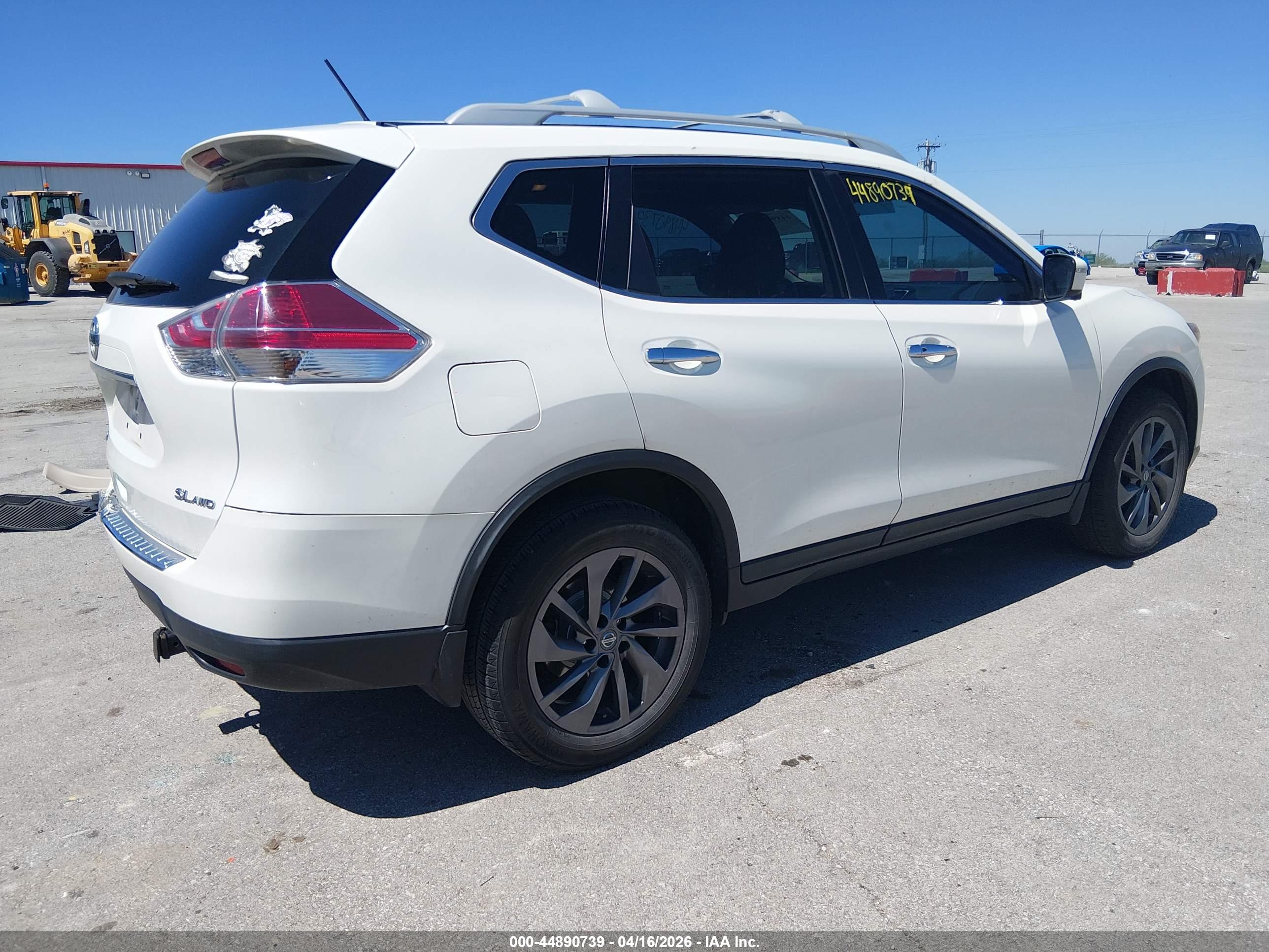 NISSAN ROGUE image 4