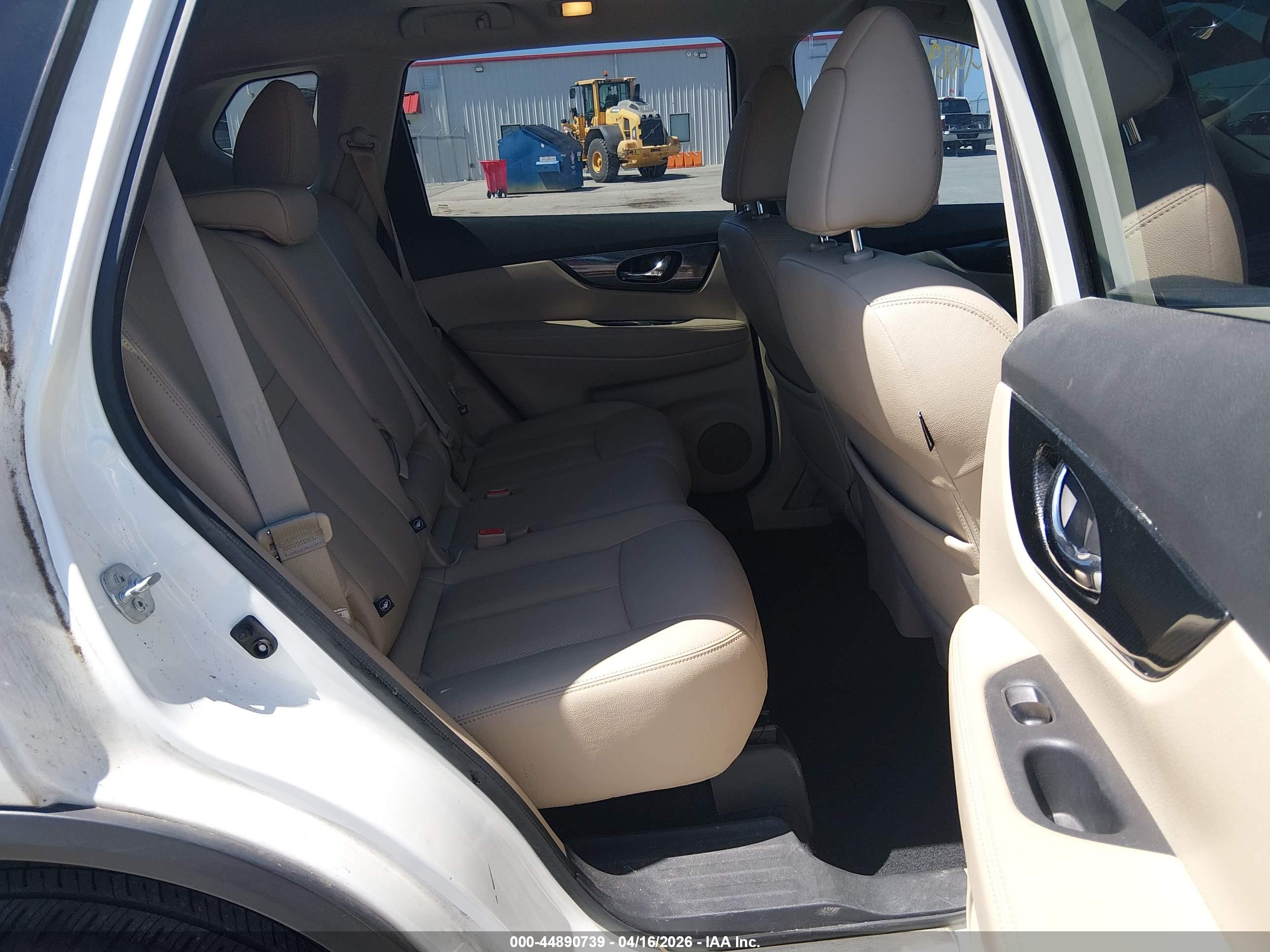NISSAN ROGUE image 8