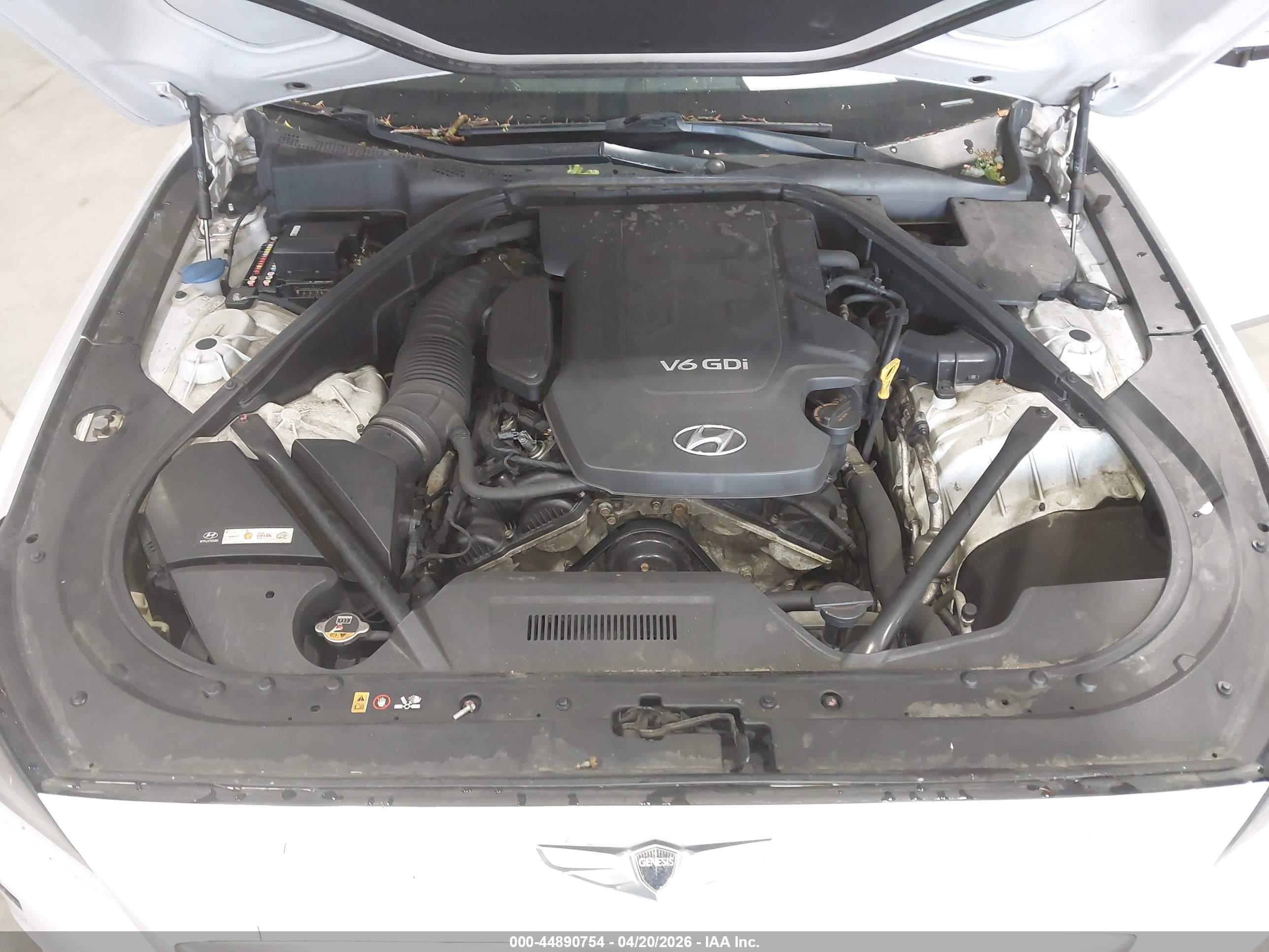 HYUNDAI GENESIS image 10