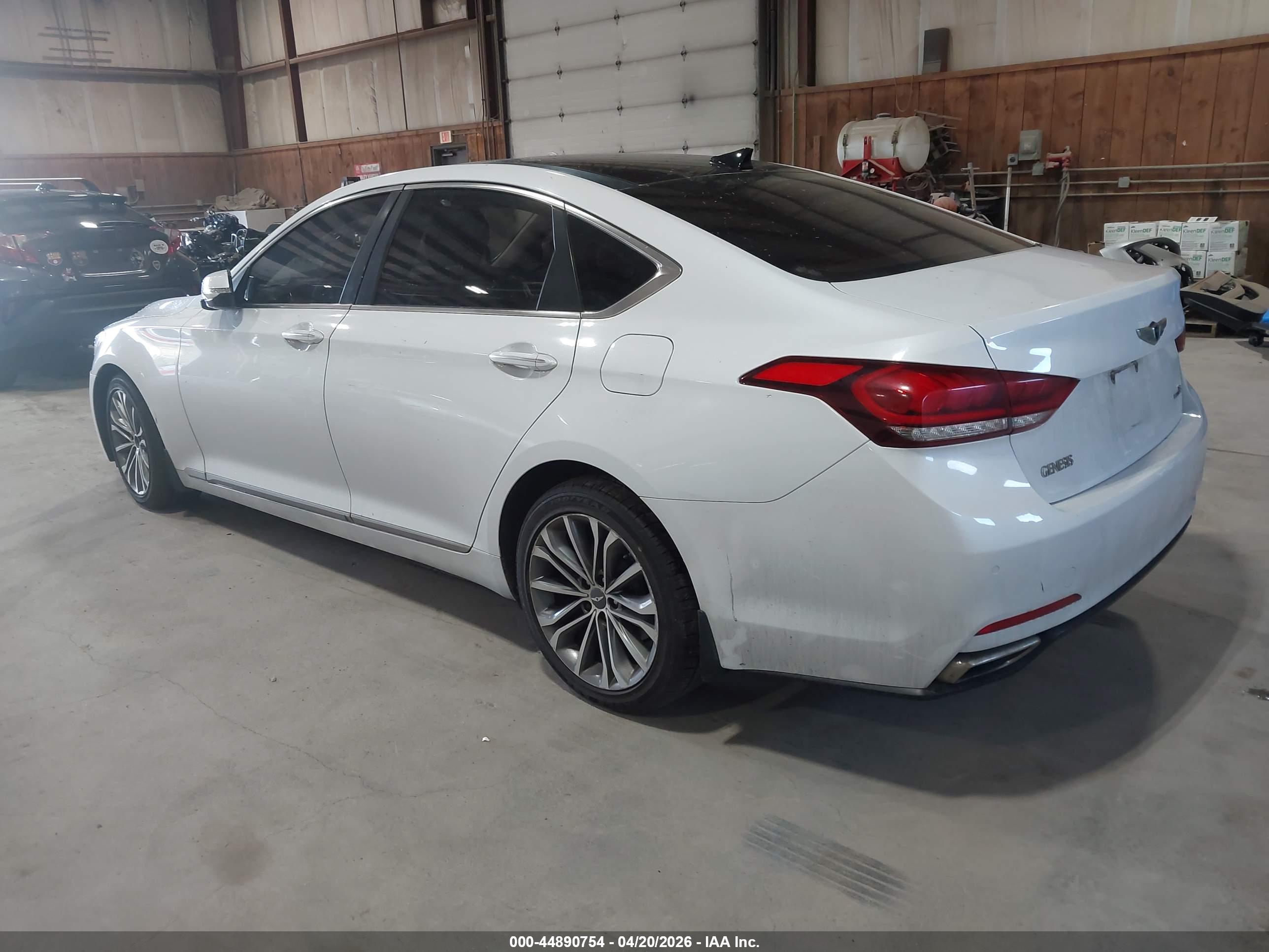 HYUNDAI GENESIS image 3