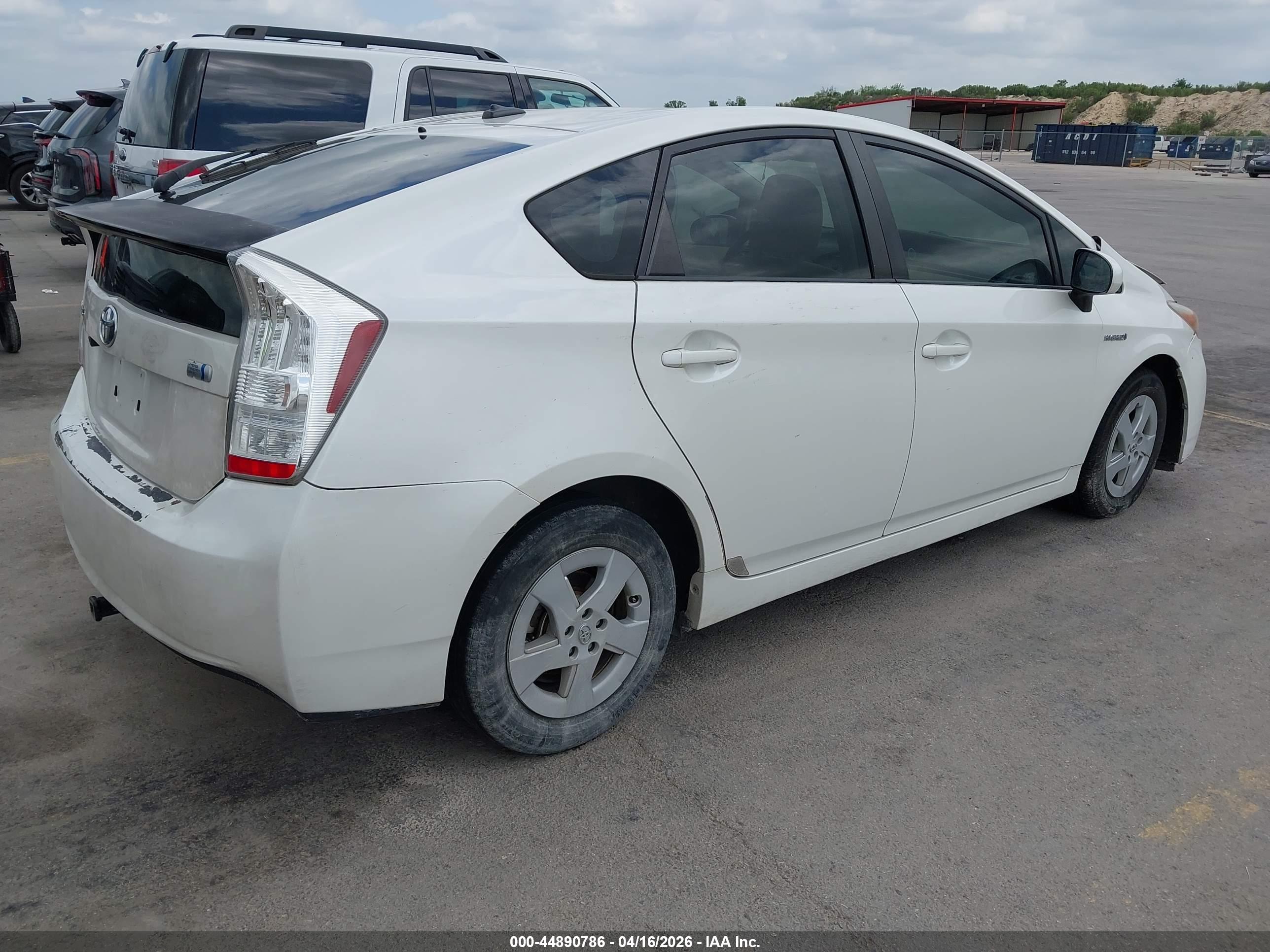 TOYOTA PRIUS image 4