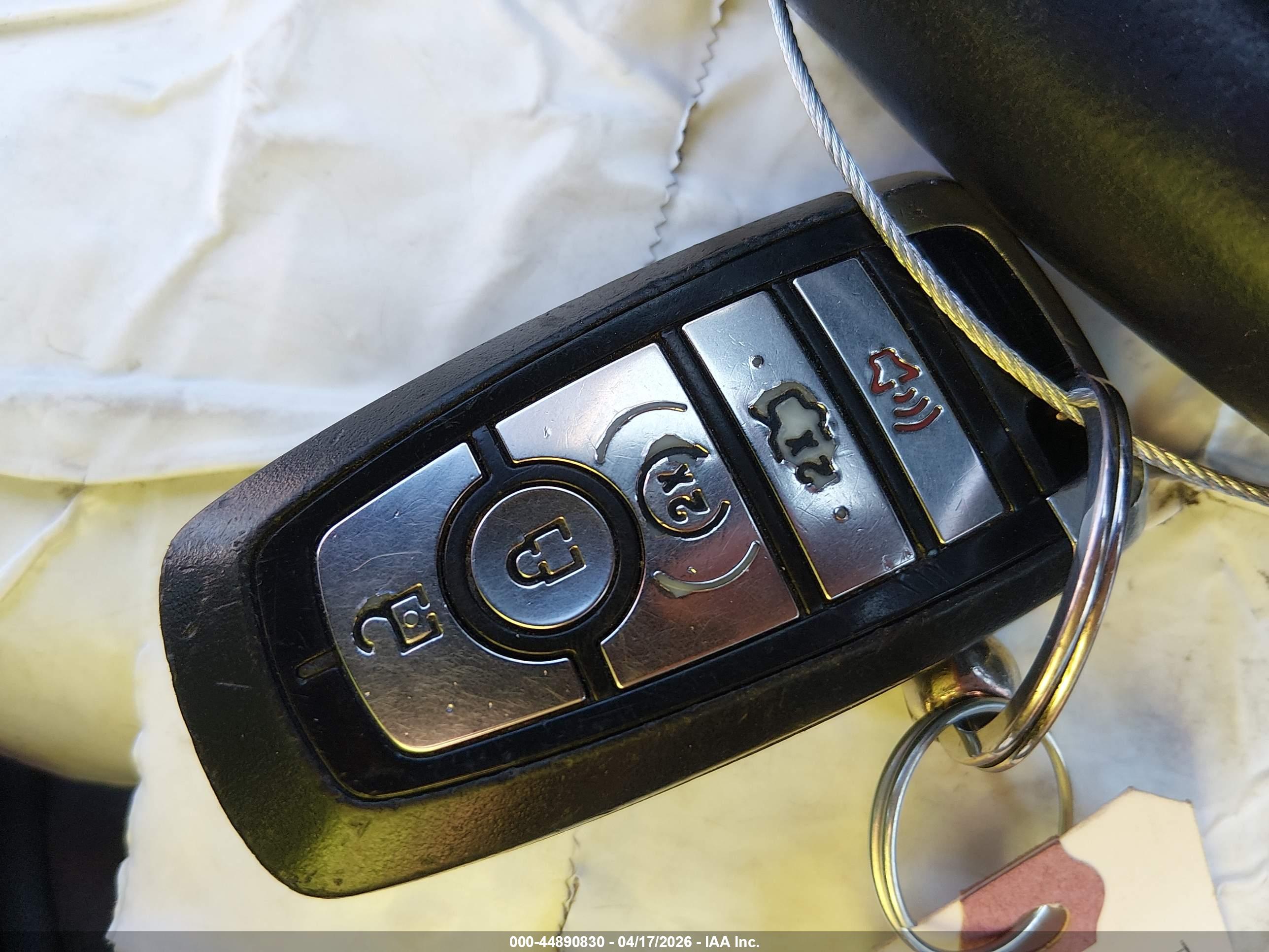 FORD FUSION image 11