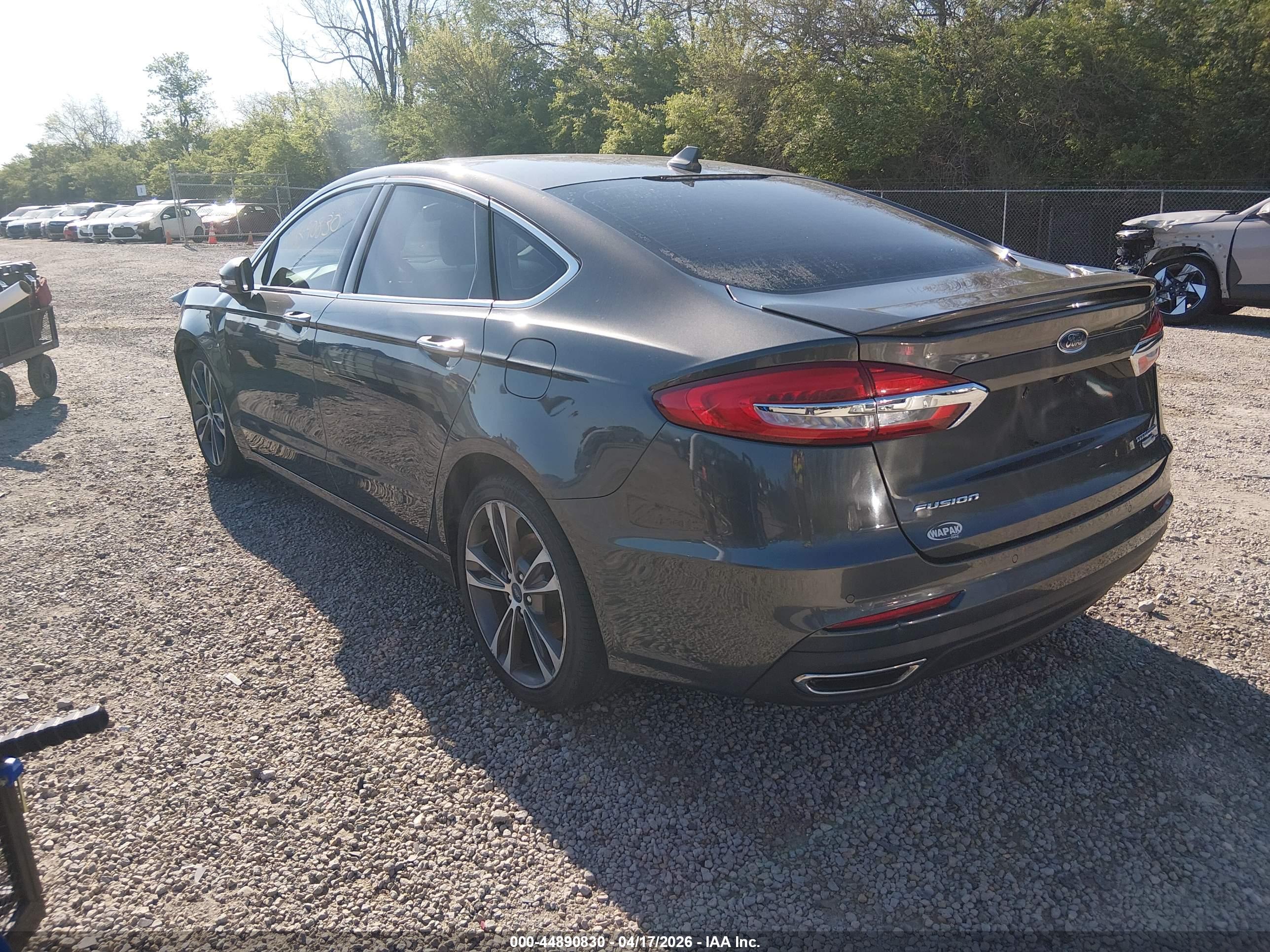 FORD FUSION image 3