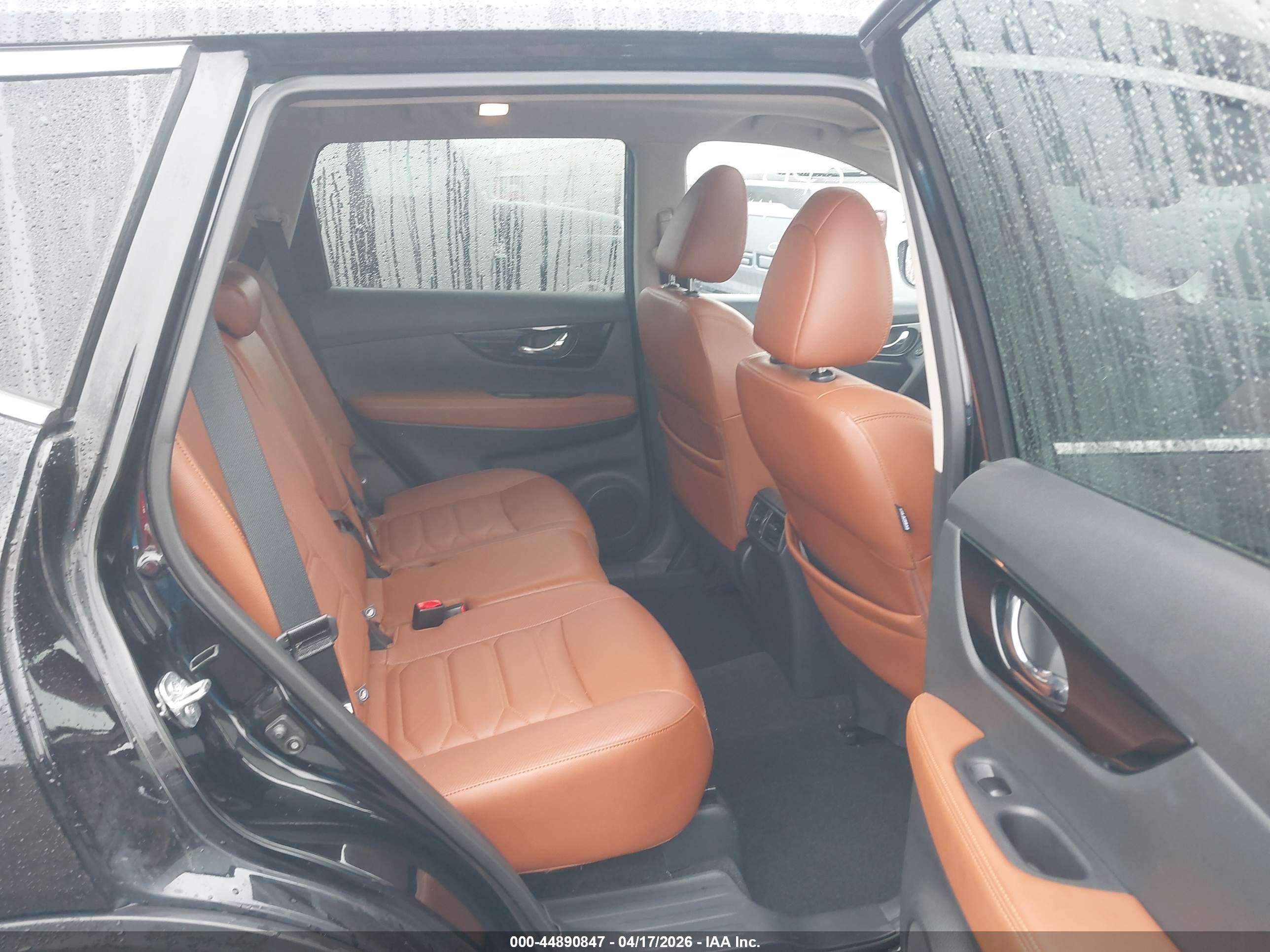 NISSAN ROGUE image 8