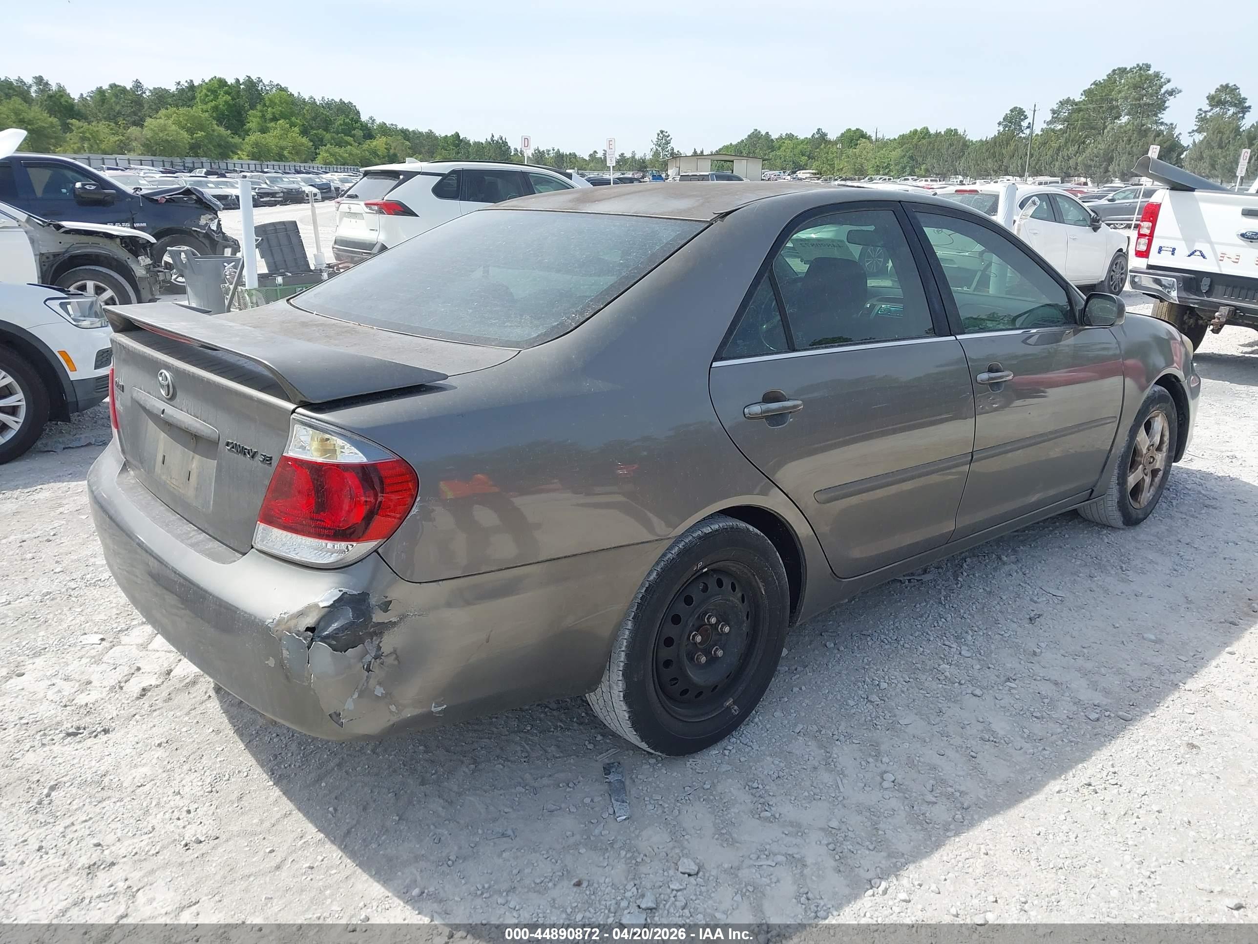 TOYOTA CAMRY image 4