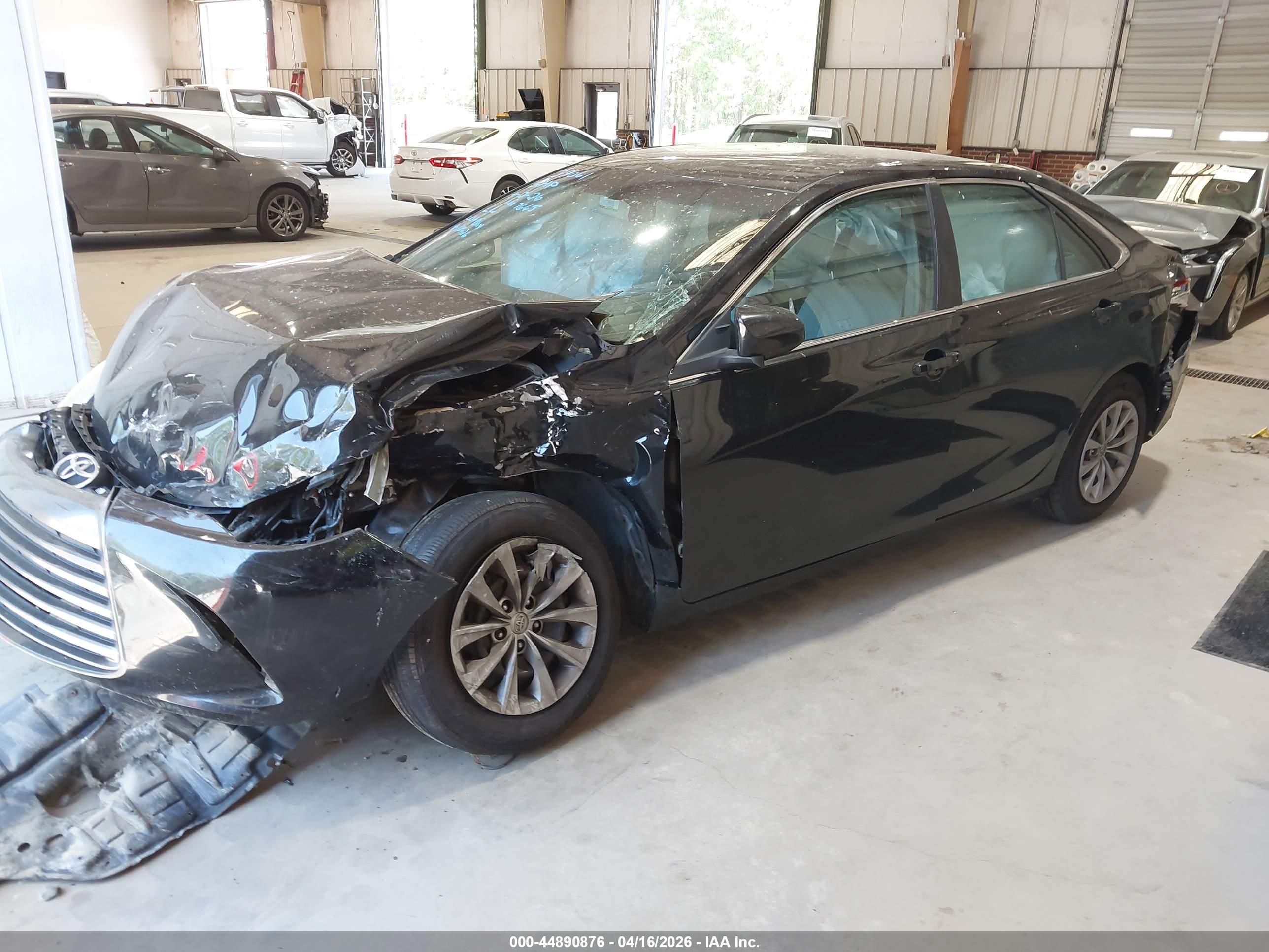 TOYOTA CAMRY image 2