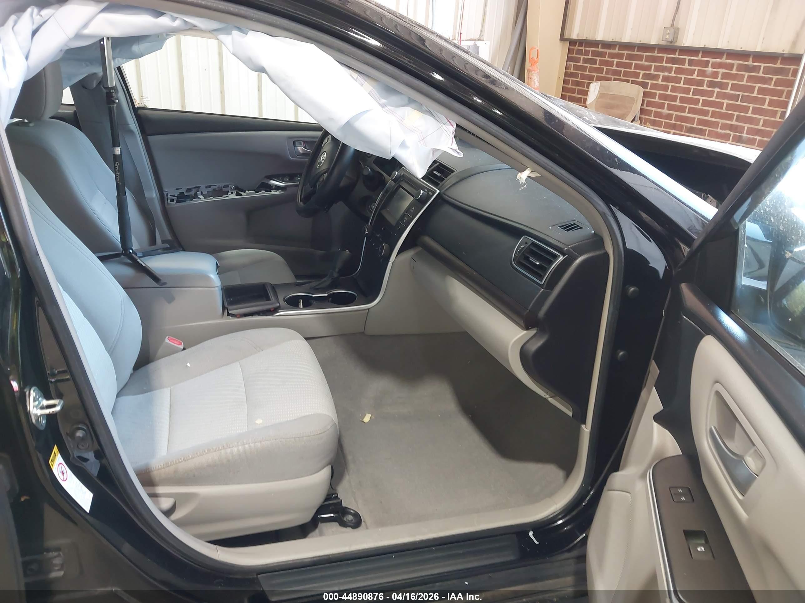 TOYOTA CAMRY image 5