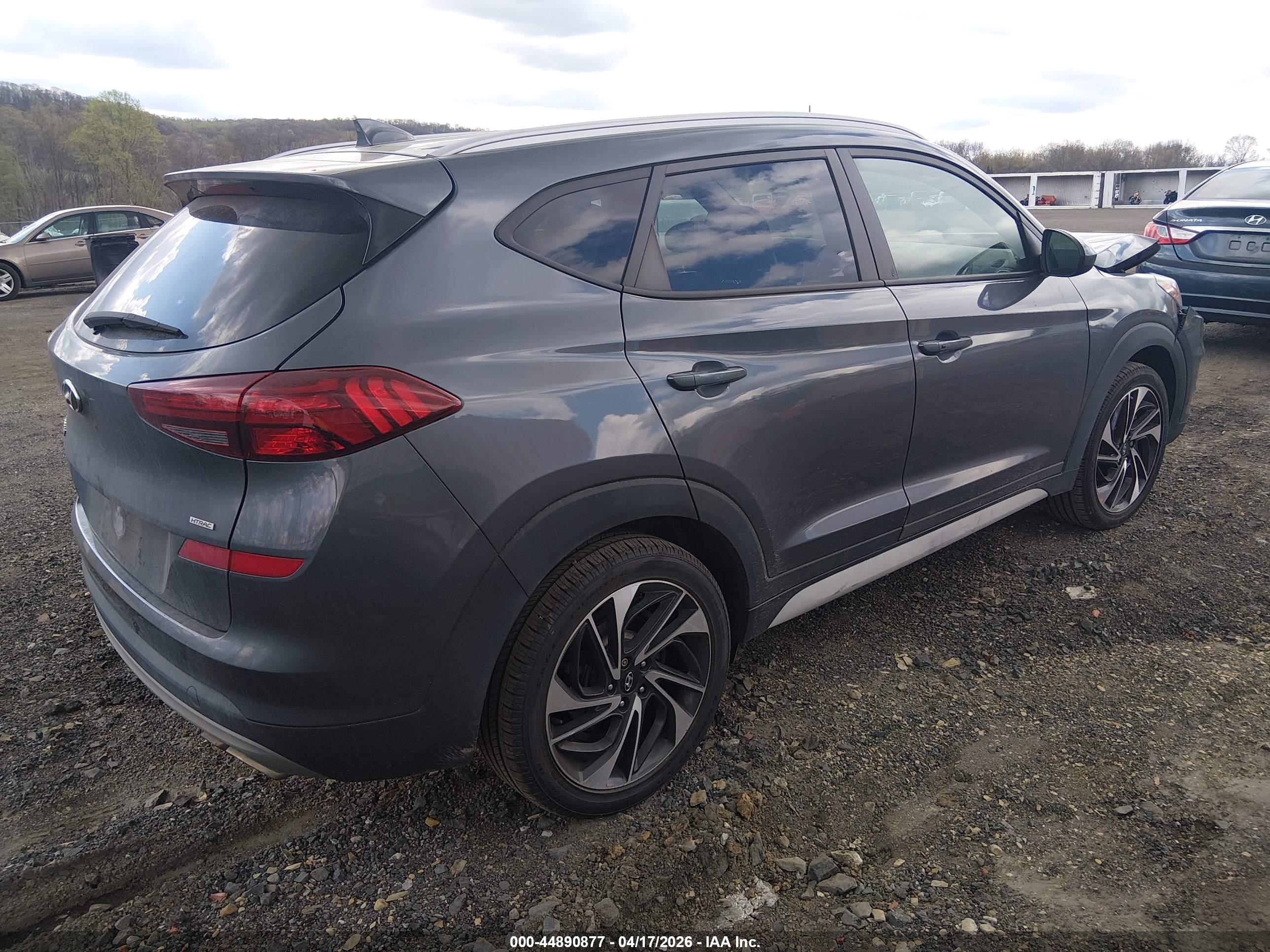 HYUNDAI TUCSON image 4