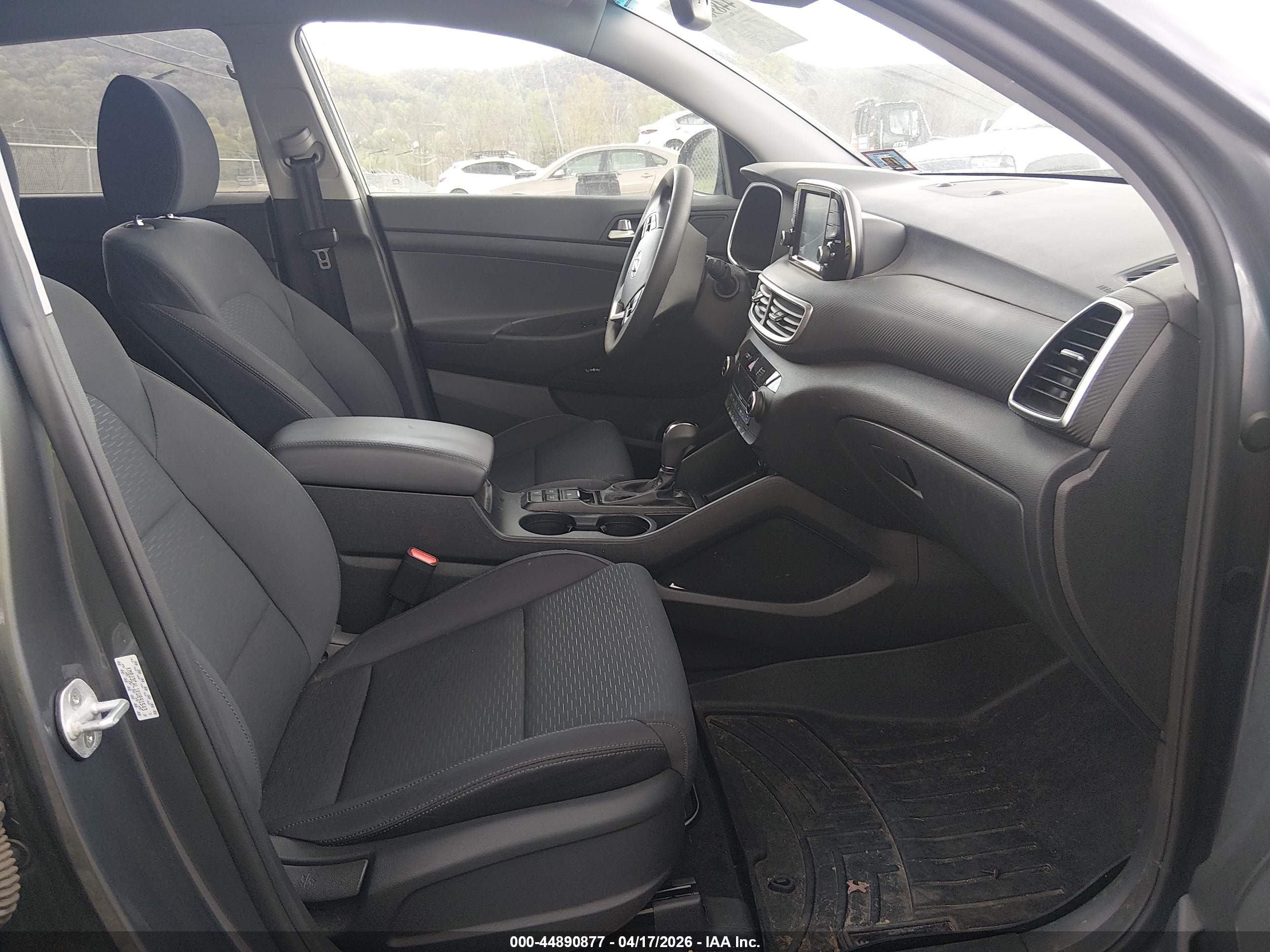 HYUNDAI TUCSON image 5