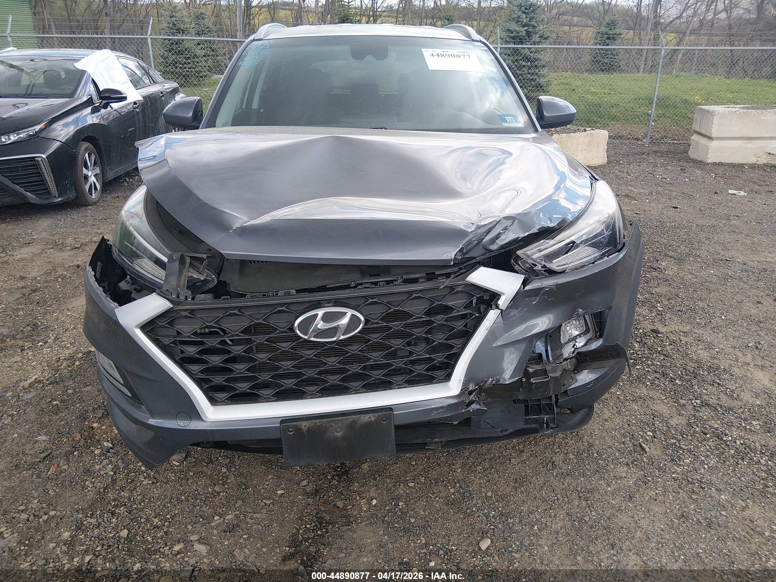 HYUNDAI TUCSON image 6