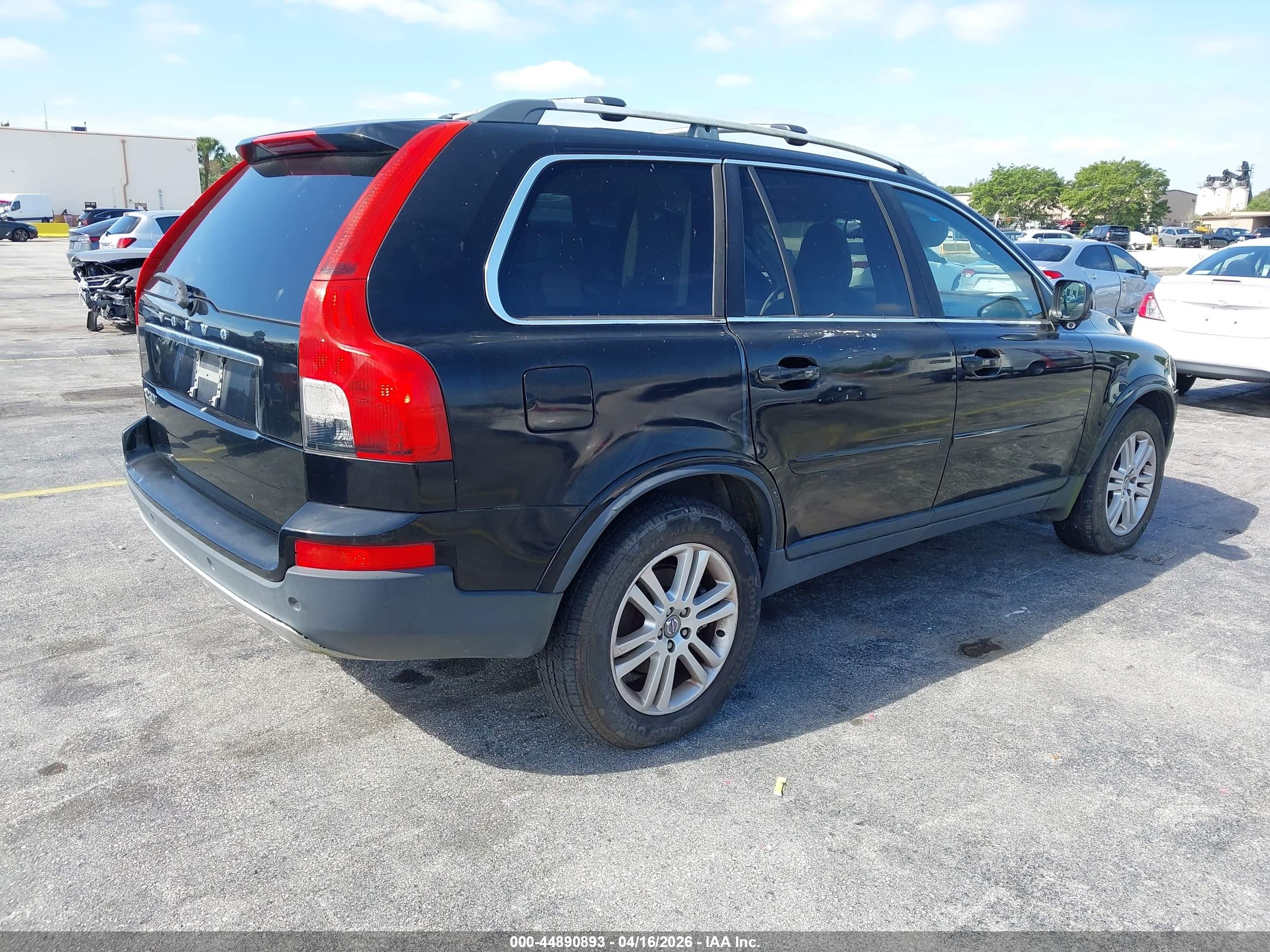 VOLVO XC90 image 4