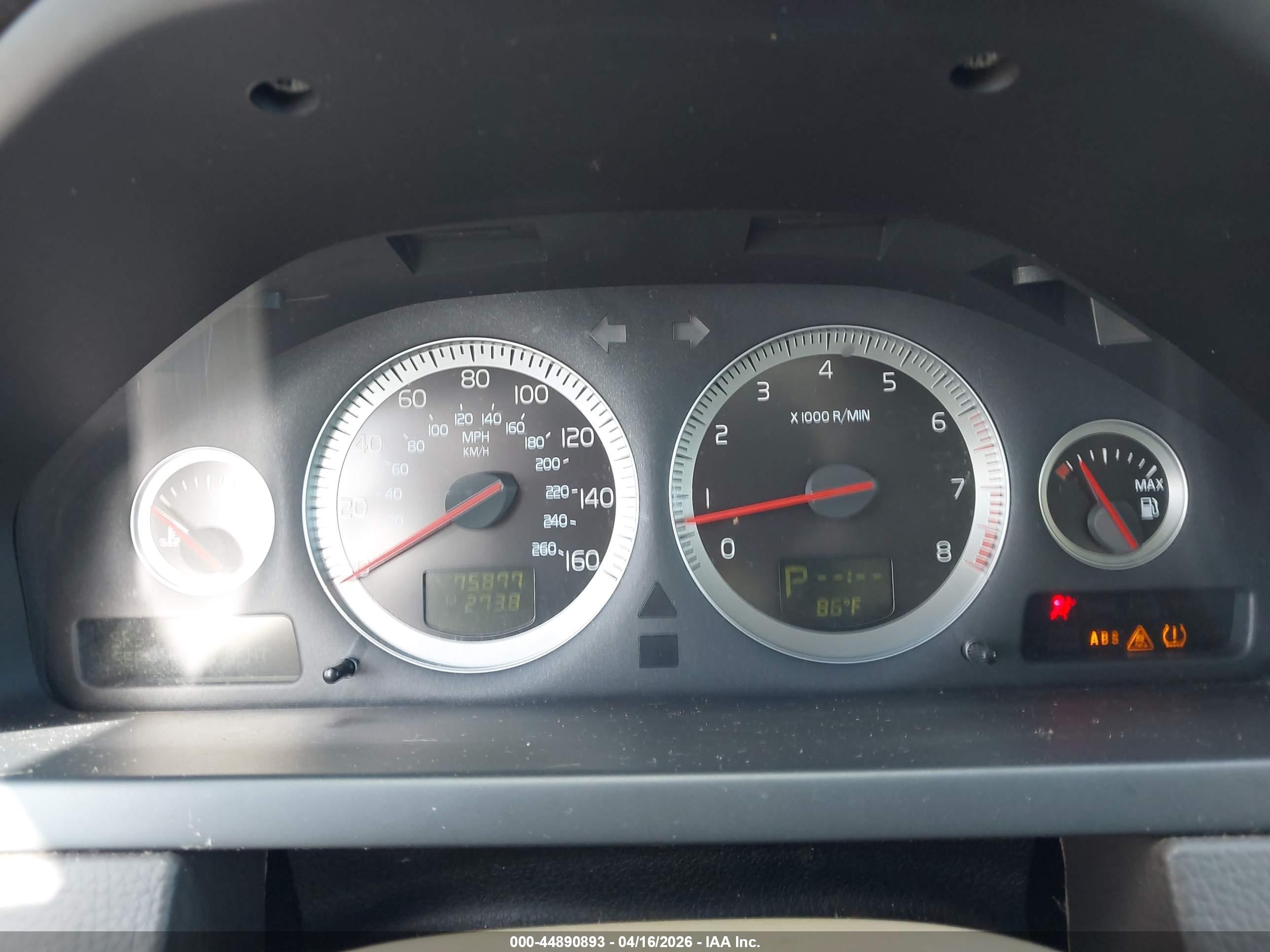 VOLVO XC90 image 7